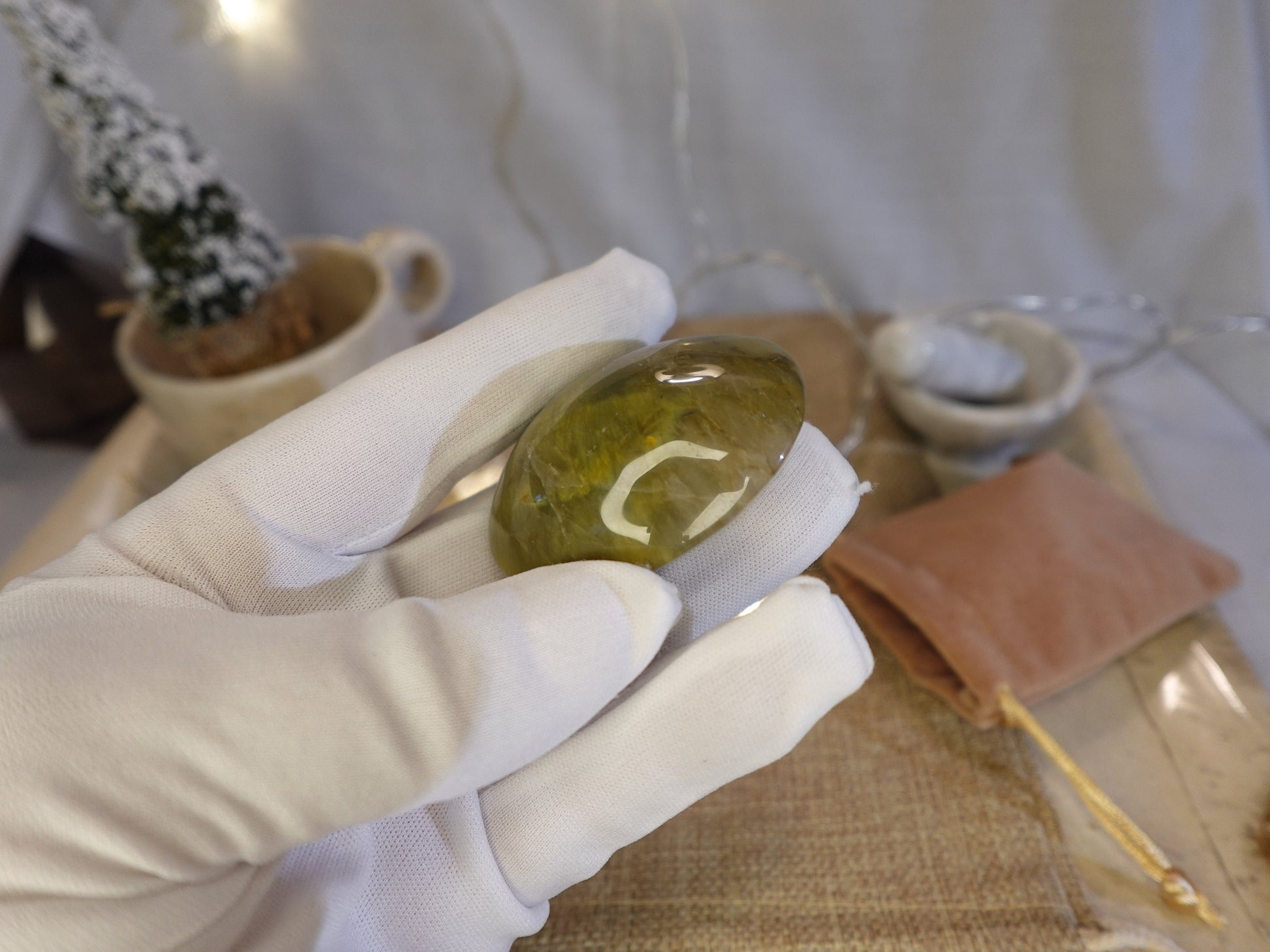 Serpentine Natural Palm Stone Smooth Polished Carved Crystal for Distraction