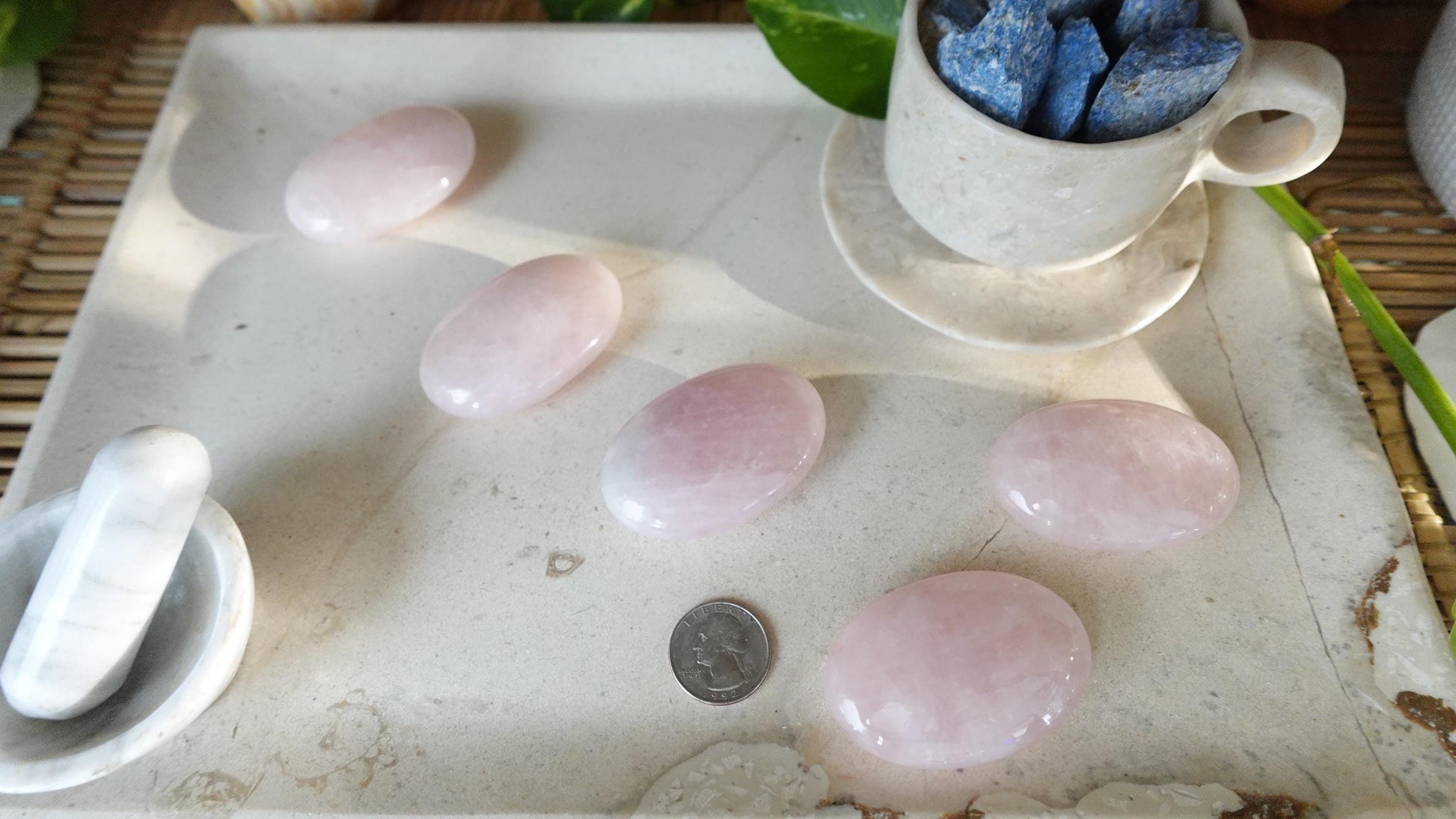 Rose Quartz Palm Stone Smooth Polished Carved Crystal for Distraction Holiday Home Decor Christmas Xmas Gift
