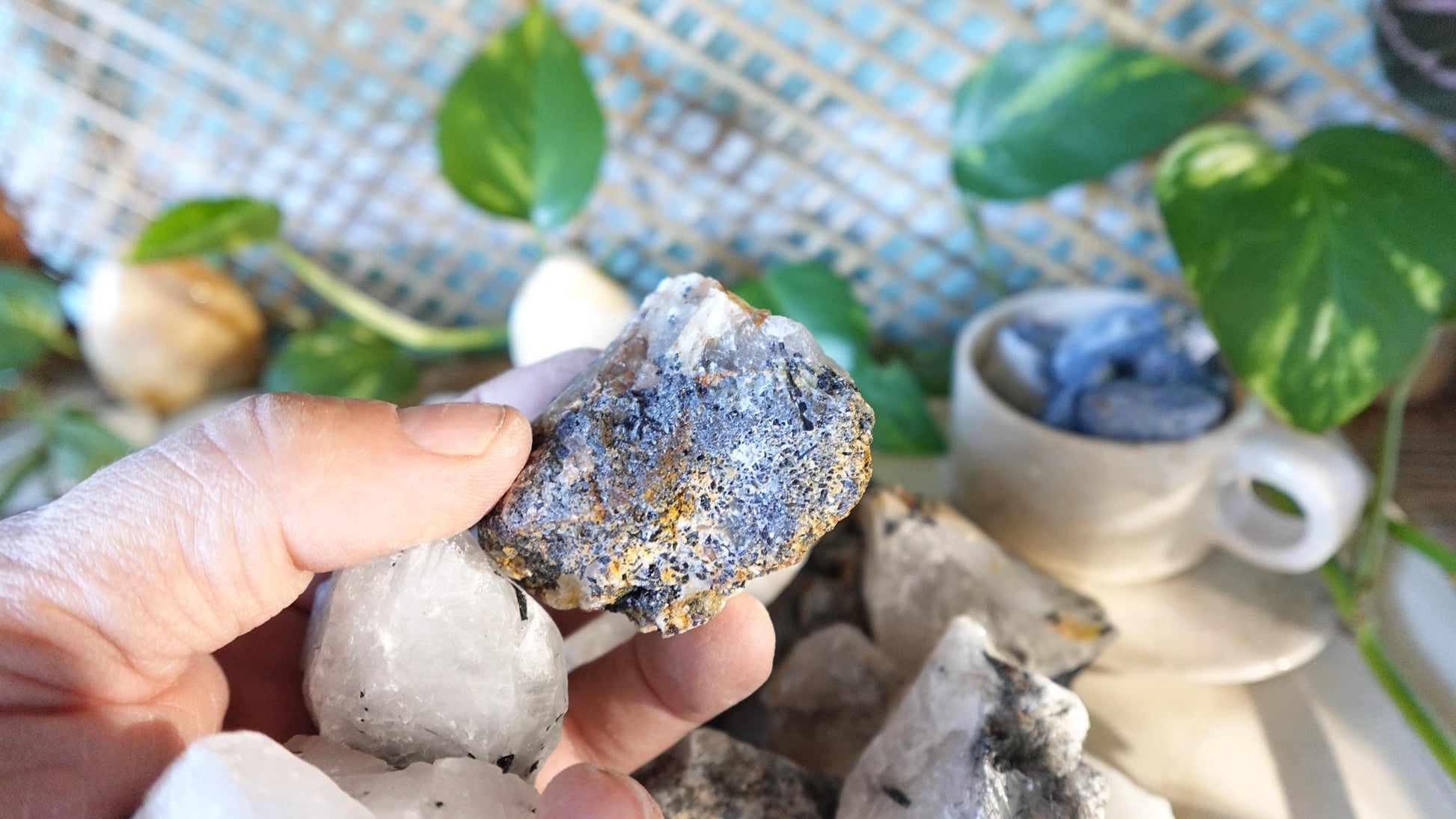 Natural Raw Black Rutile Quartz Untreated Stones Arts Home Decor Wholesale minerals School Project Christmas Xmas Home Decor Gift Crafting