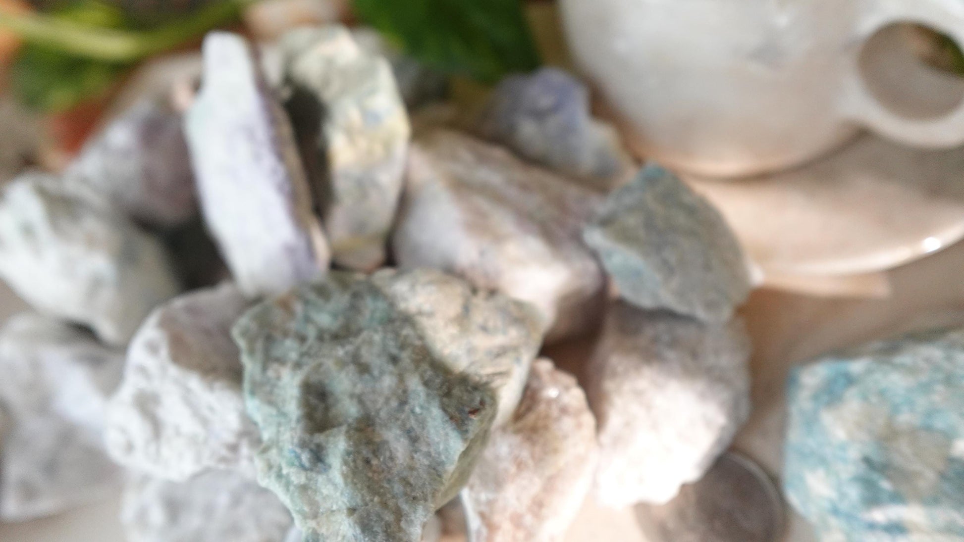 Natural Colorful Hackmanite Untreated Stones Arts Home Decor Wholesale minerals School Project Christmas Xmas Home Decor Gift Craft Garden