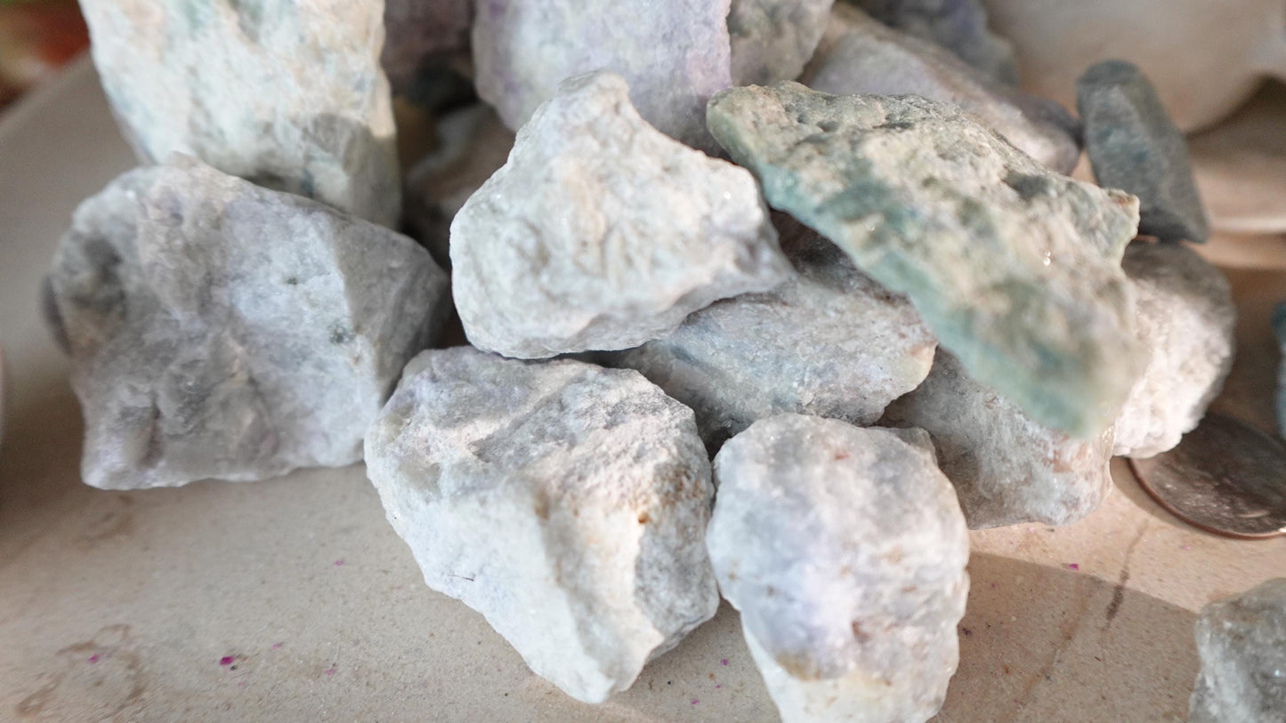 Natural Colorful Hackmanite Untreated Stones Arts Home Decor Wholesale minerals School Project Christmas Xmas Home Decor Gift Craft Garden
