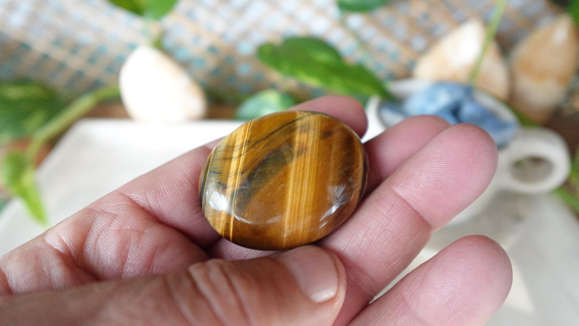 Tiger Eye Natural Medium Palm Stone Smooth Polished Carved Crystal for Distraction from Anxiety Christmas Xmas Home Decor