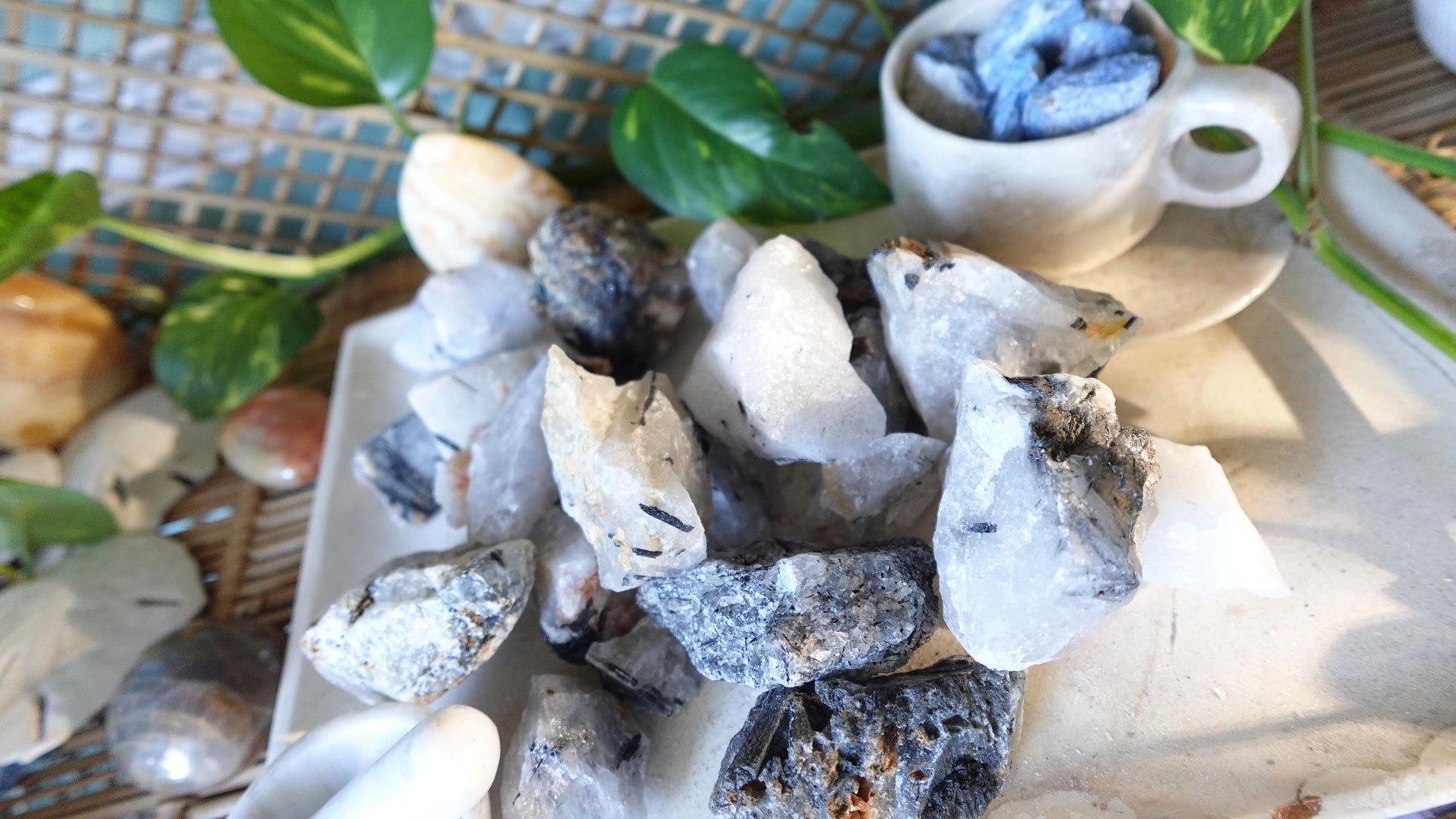 Natural Raw Black Rutile Quartz Untreated Stones Arts Home Decor Wholesale minerals School Project Christmas Xmas Home Decor Gift Crafting