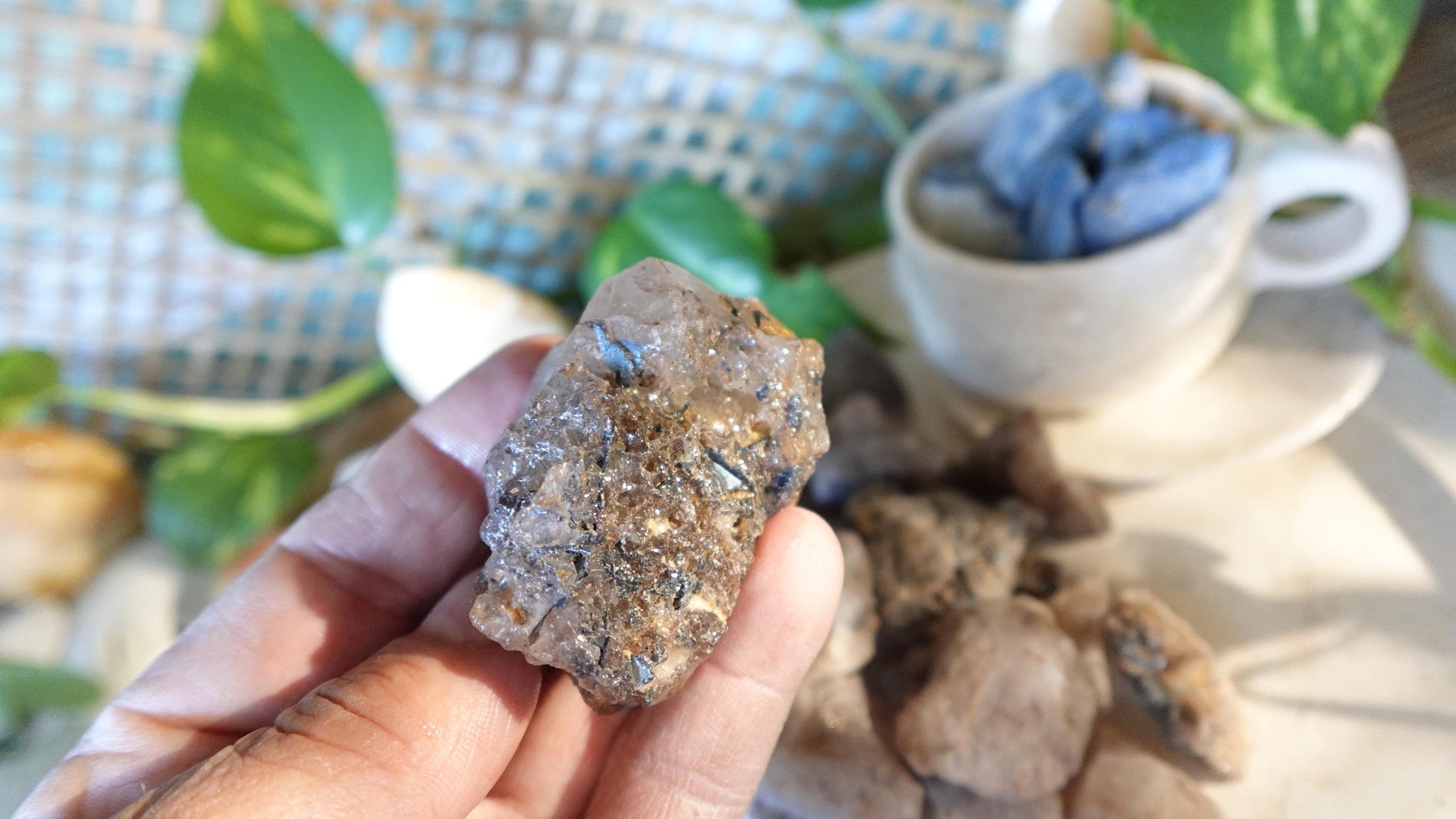 Natural Raw Golden Rutile Quartz Crystals Untreated Stones Arts Home Decor Wholesale minerals School Project Christmas Xmas Gift Crafting