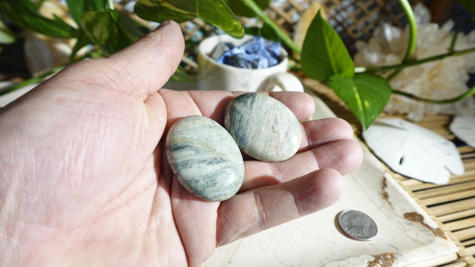 Olive Jade Medium Palm Stones Arts Home Decor Wholesale minerals Project Christmas Xmas Home Decor Gift Crafting Worry Polished Anxiety