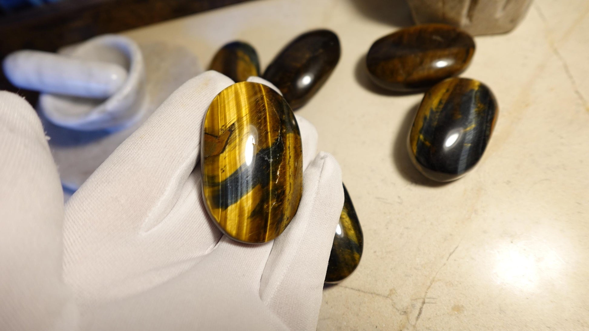 Blue Tiger Eye Natural Palm Stone Smooth Polished Carved Crystal for Distraction Pocket Worry Anxiety Home Decor Gift Xmas Christmas