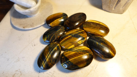Blue Tiger Eye Natural Palm Stone Smooth Polished Carved Crystal for Distraction Pocket Worry Anxiety Home Decor Gift Xmas Christmas