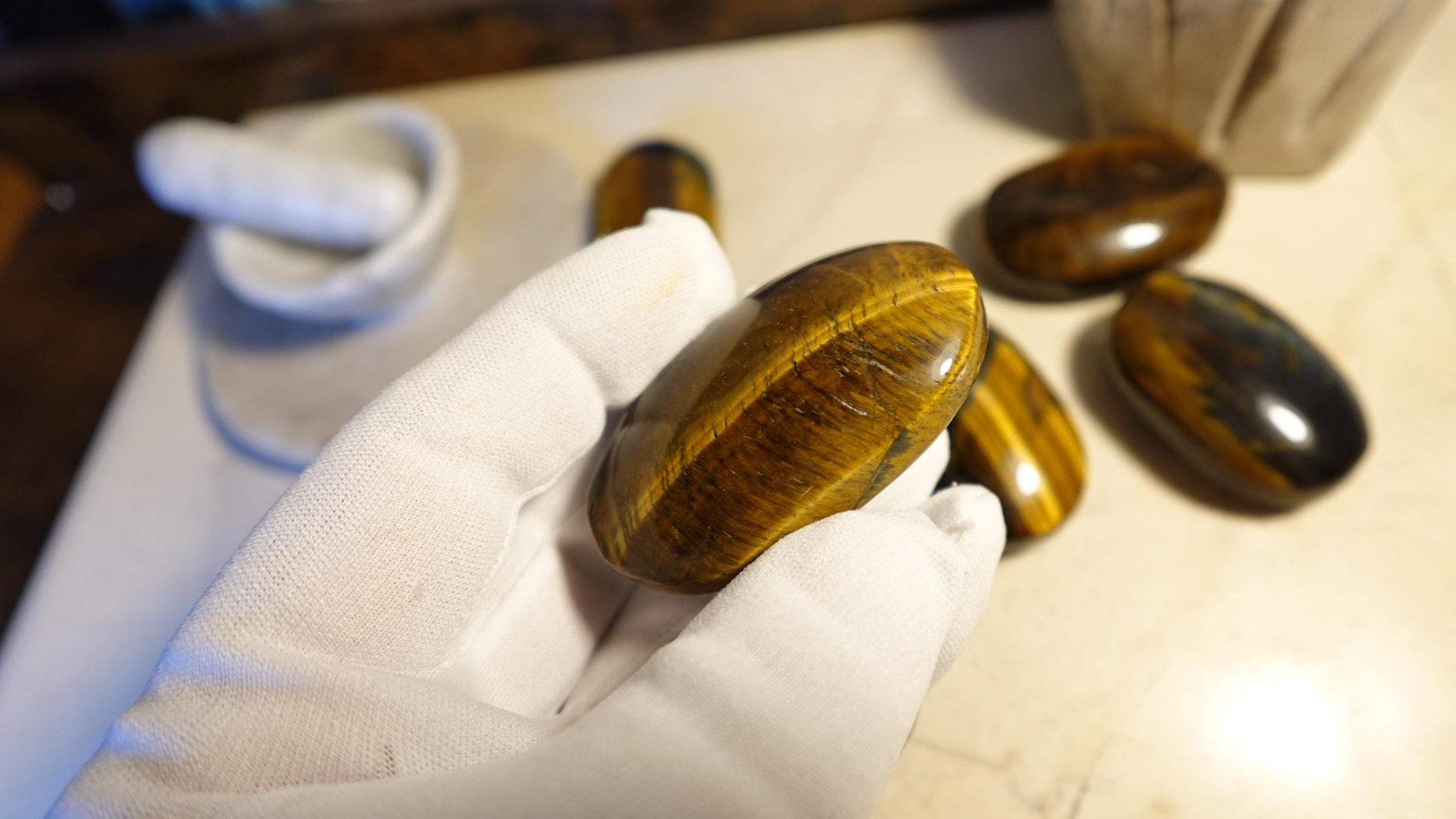 Blue Tiger Eye Natural Palm Stone Smooth Polished Carved Crystal for Distraction Pocket Worry Anxiety Home Decor Gift Xmas Christmas