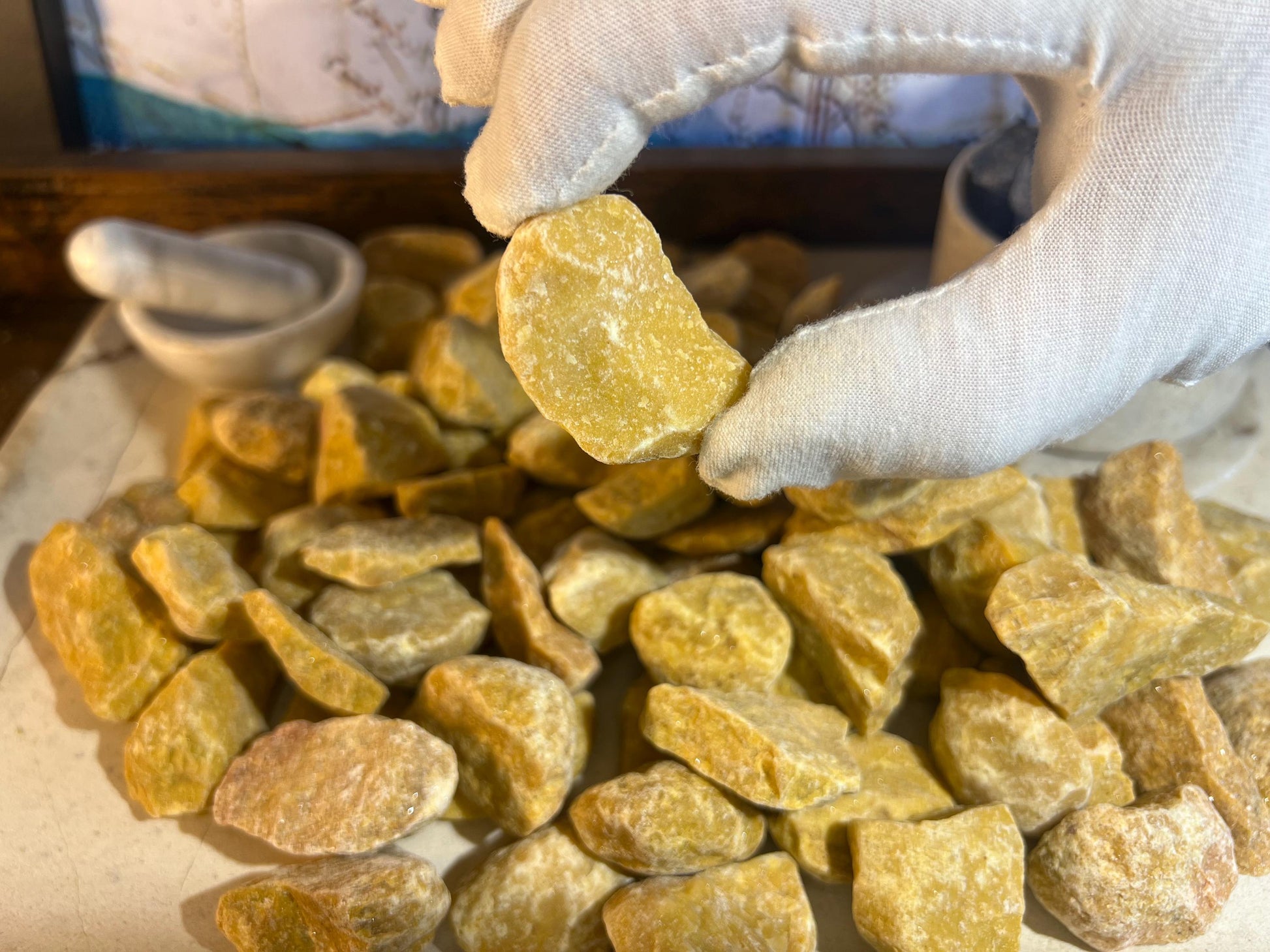 Yellow Jade Natural Raw Stone Carved Crystal for Distraction Anxiety Christmas Holiday Decor Xmas Birthday Gift Home Natural Gemstone