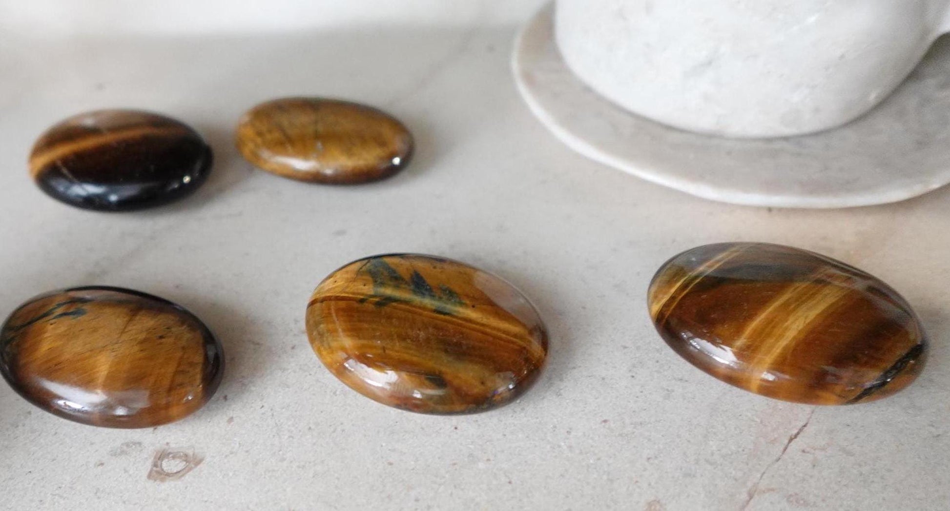 Tiger Eye Natural Medium Palm Stone Smooth Polished Carved Crystal for Distraction from Anxiety Christmas Xmas Home Decor