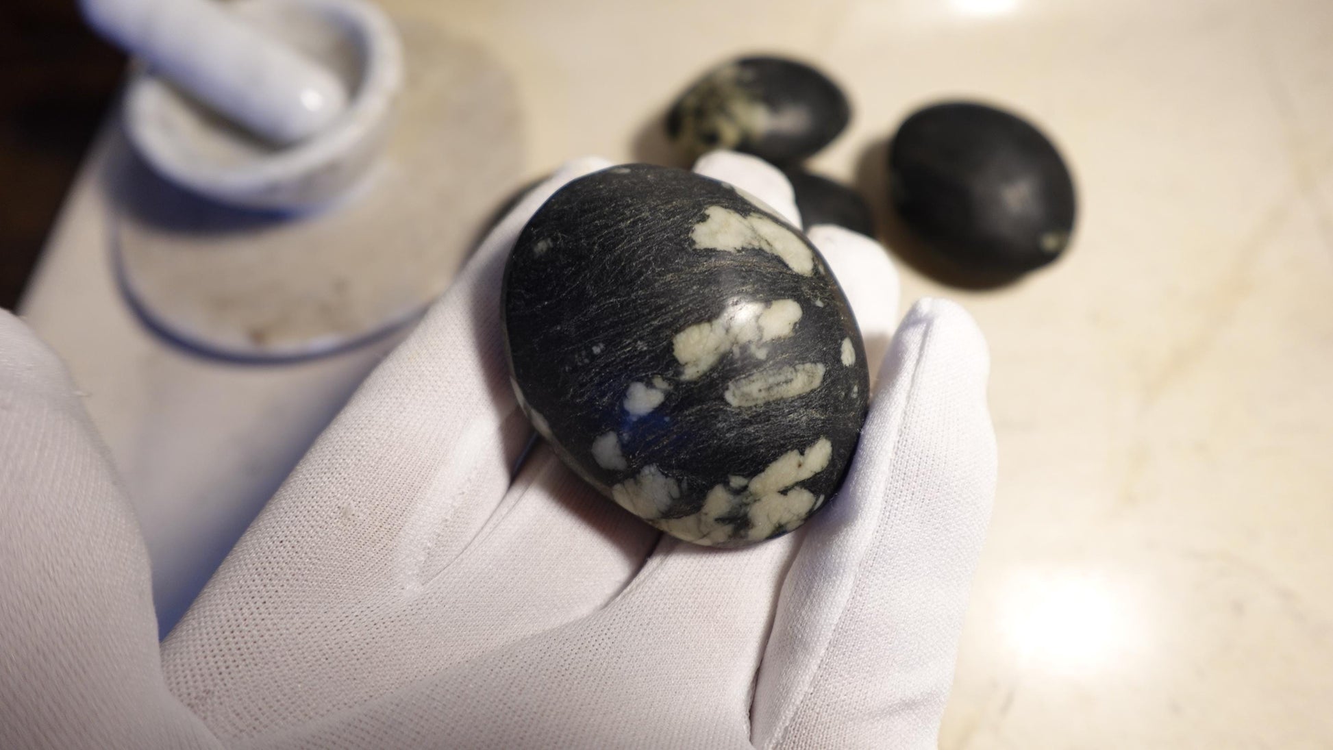 Peony Jade Natural Palm Stone Smooth Polished Carved Crystal Distraction Pocket Worry Anxiety Home Decor Gift Xmas Christmas Chrysanthemum