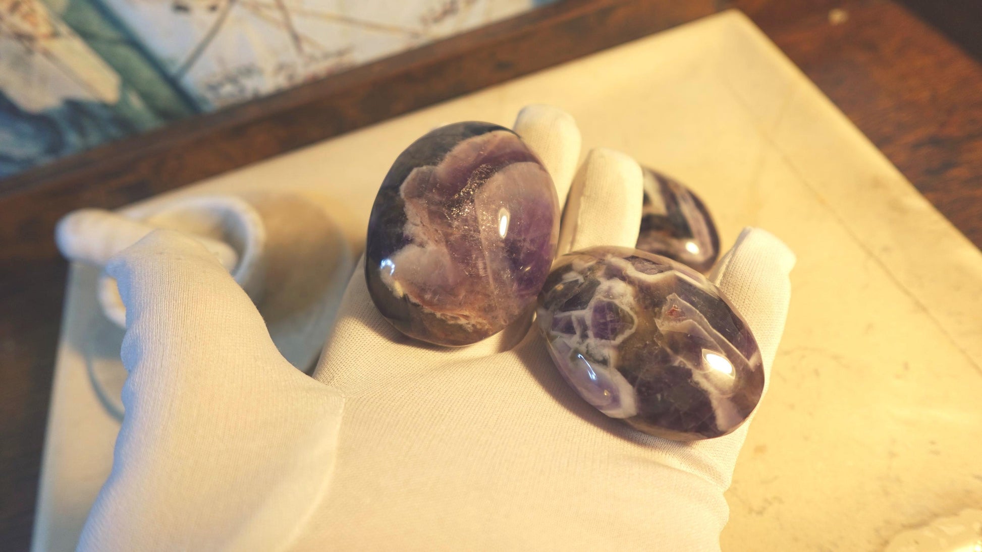 Dream Amethyst Natural Palm Stone Smooth Polished Carved Crystal for Distraction from Anxiety Worry Home Decor Christmas Birthday Xmas Gift