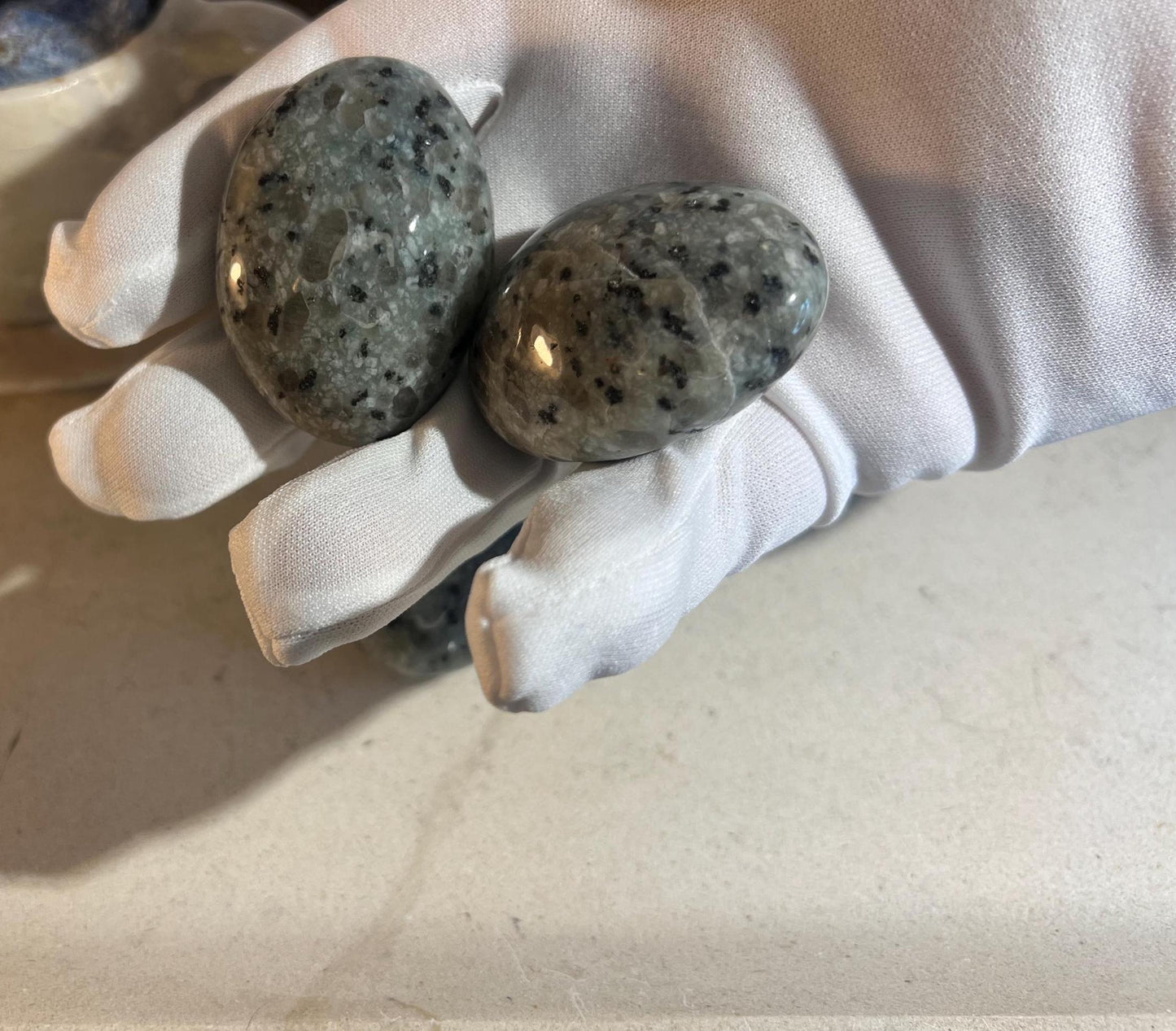 Kiwi Egg Jasper Natural Palm Stone Smooth Polished Carved Crystal for Distraction Home Decor Christmas Xmas Gift Anxiety Gift Anxiety