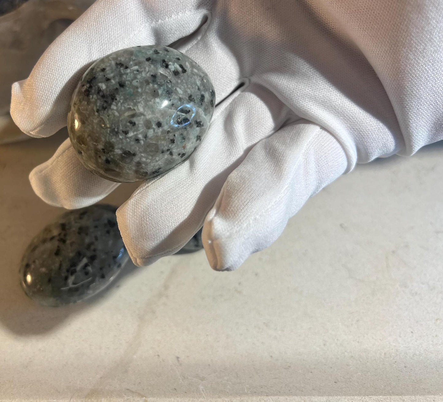 Kiwi Egg Jasper Natural Palm Stone Smooth Polished Carved Crystal for Distraction Home Decor Christmas Xmas Gift Anxiety Gift Anxiety