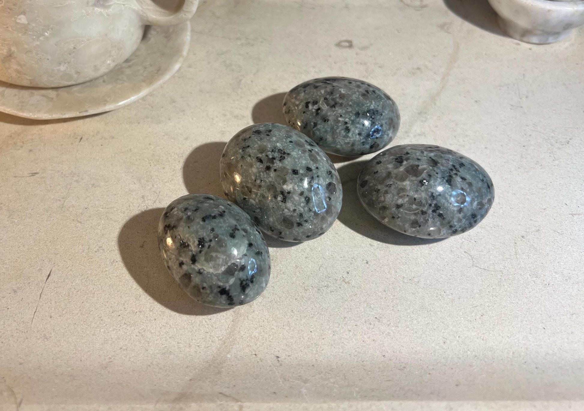 Kiwi Egg Jasper Natural Palm Stone Smooth Polished Carved Crystal for Distraction Home Decor Christmas Xmas Gift Anxiety Gift Anxiety