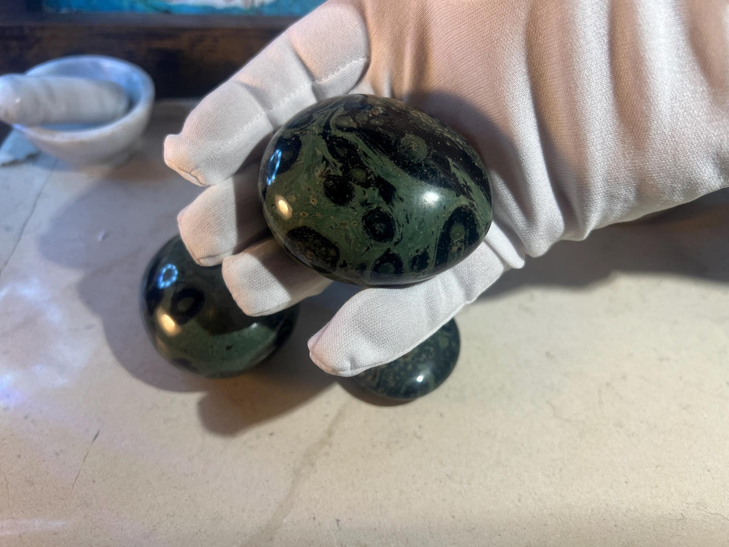 Kambada Jasper Natural Palm Stone Smooth Polished Carved Crystal for Distraction Anxiety Worry Birthday Christmas Gift Home Decor Meditation