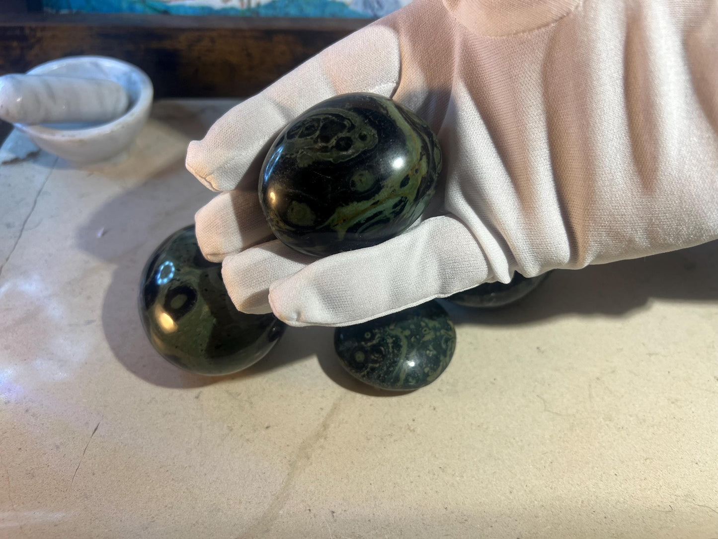 Kambada Jasper Natural Palm Stone Smooth Polished Carved Crystal for Distraction Anxiety Worry Birthday Christmas Gift Home Decor Meditation