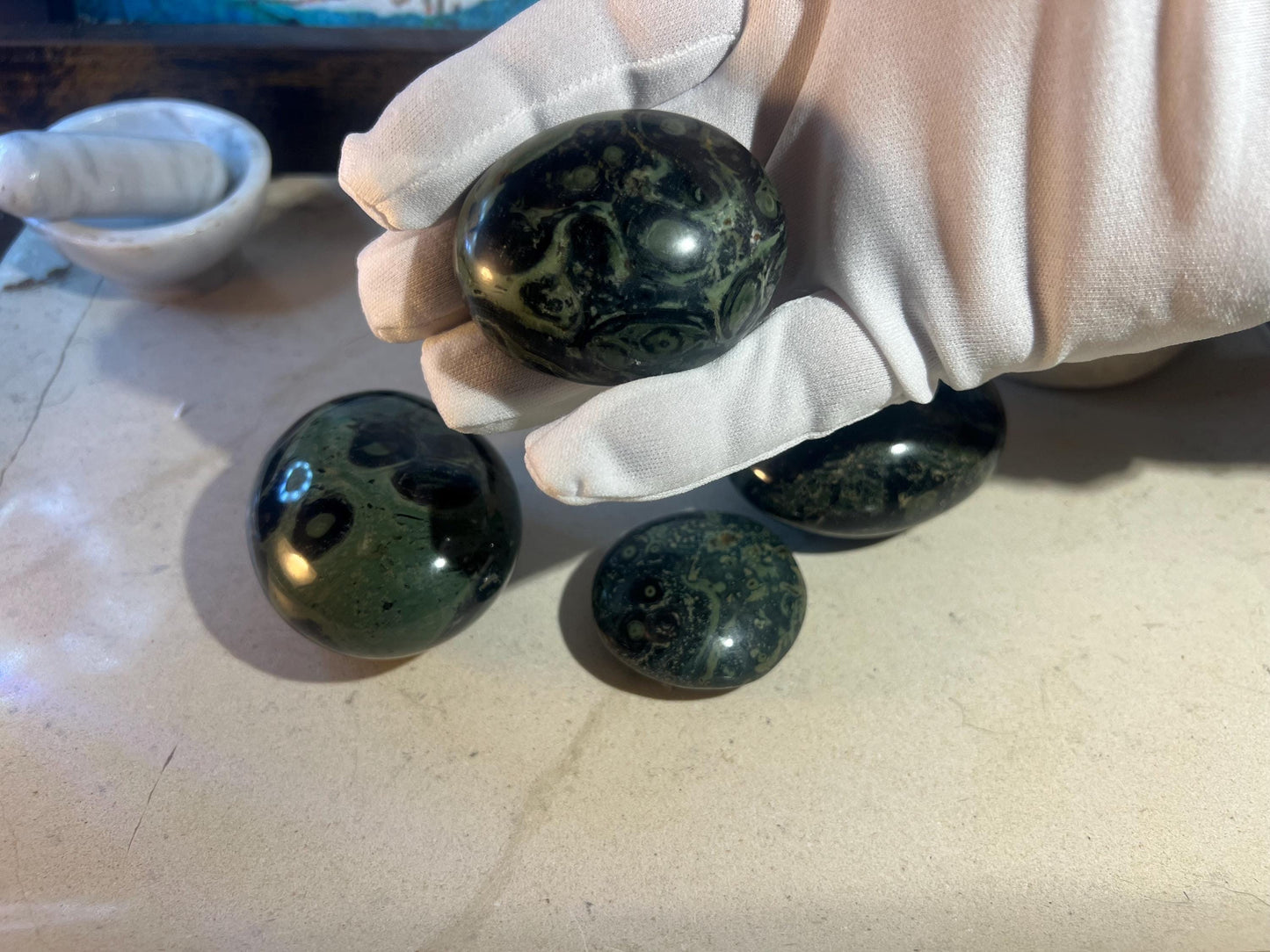 Kambada Jasper Natural Palm Stone Smooth Polished Carved Crystal for Distraction Anxiety Worry Birthday Christmas Gift Home Decor Meditation