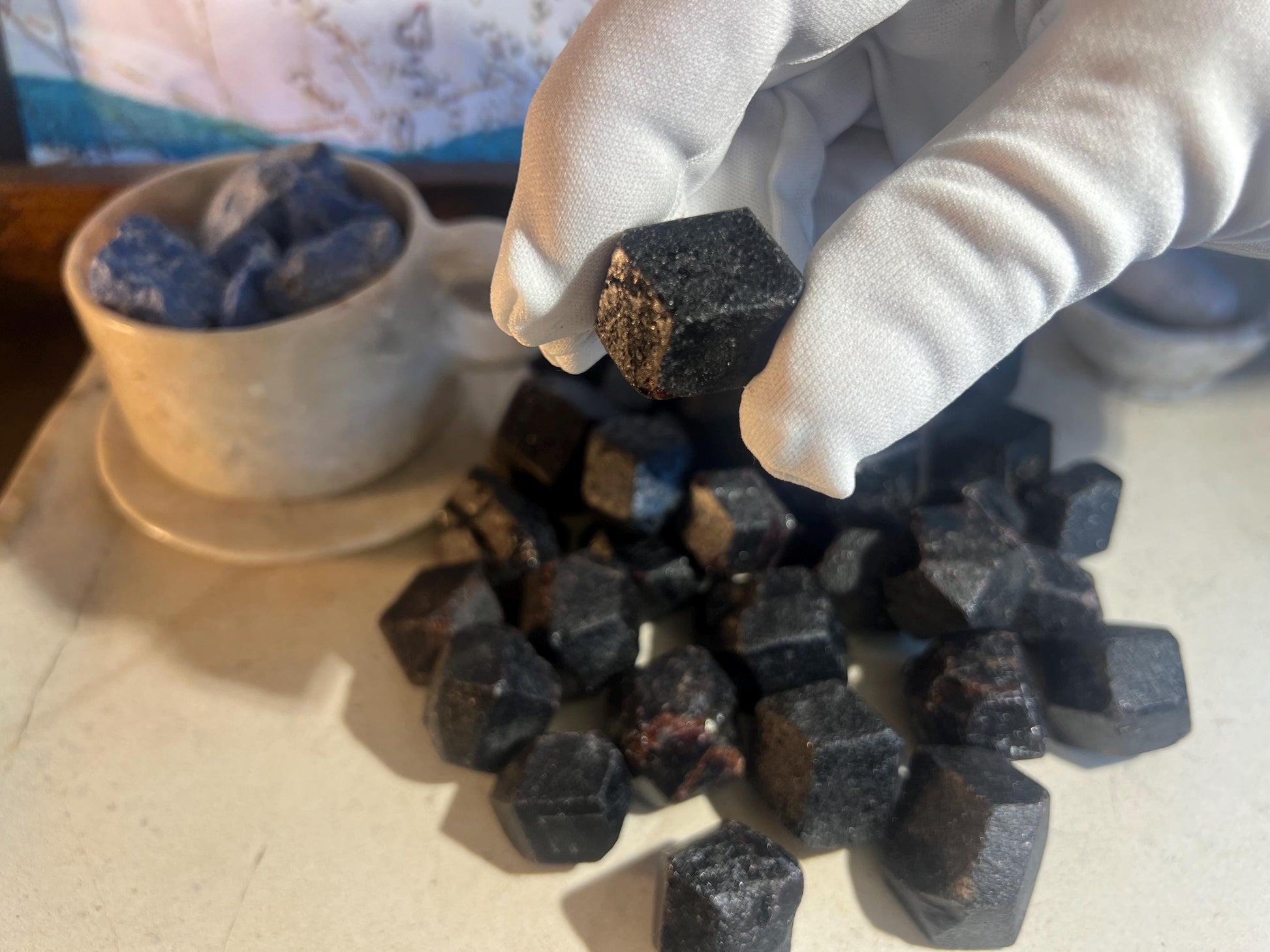 Raw Black Garnet Palm Stones Arts Home Decor Wholesale minerals Project Christmas Xmas Home Decor Gift Crafting Worry Polished Pocket
