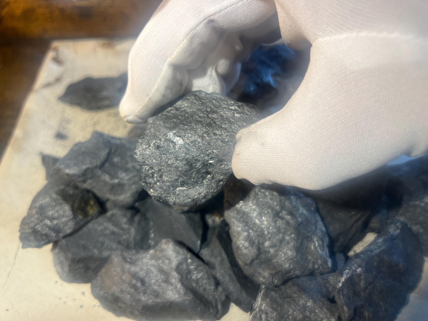 Raw Shungite Crystals: Untreated Carbon Stones for Home Decor