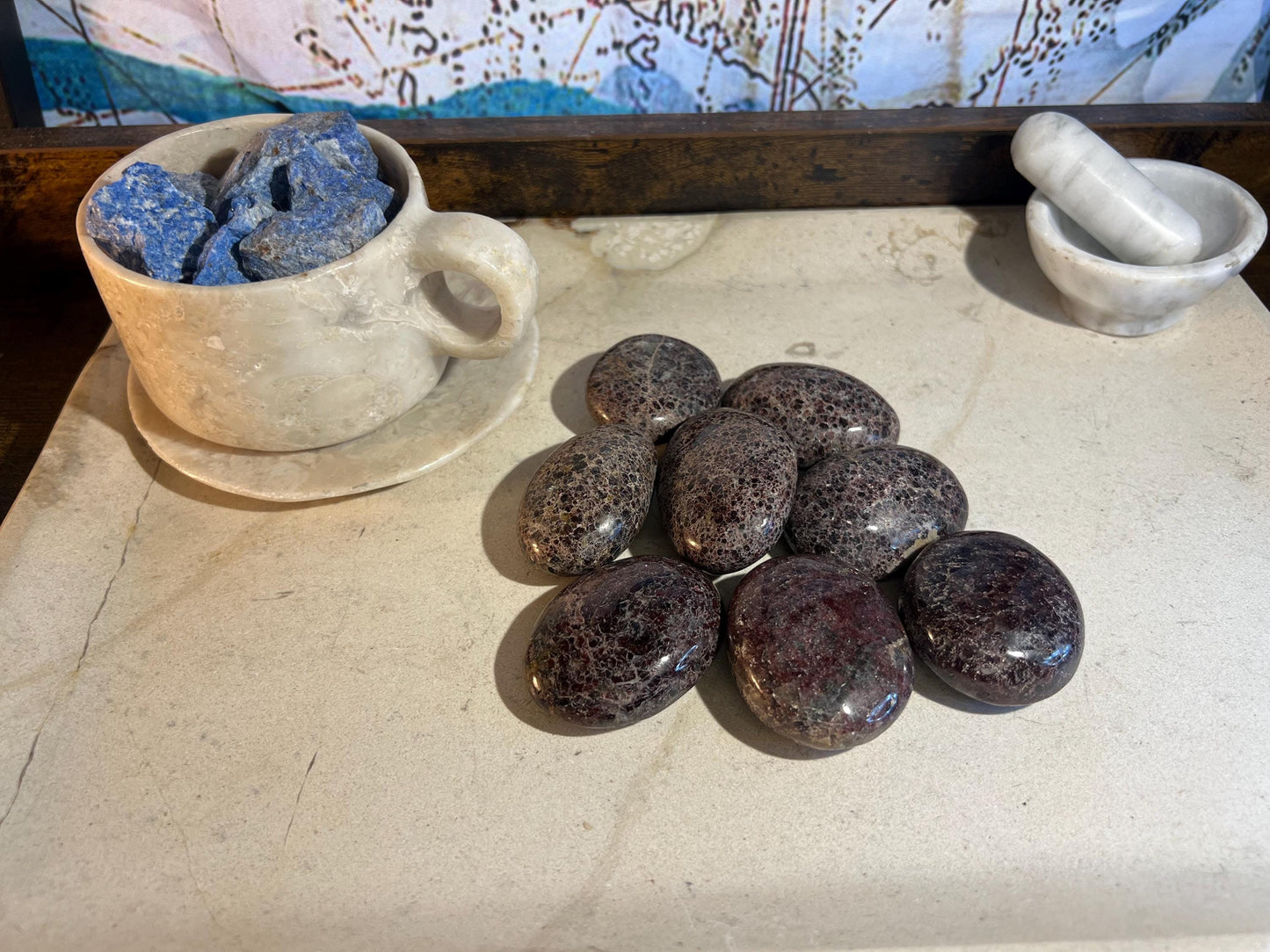 Medium and Large Size Garnet Palm Stones Arts Home Decor Wholesale minerals Project Christmas Home Decor Gift Worry Polished Pocket Anxiety