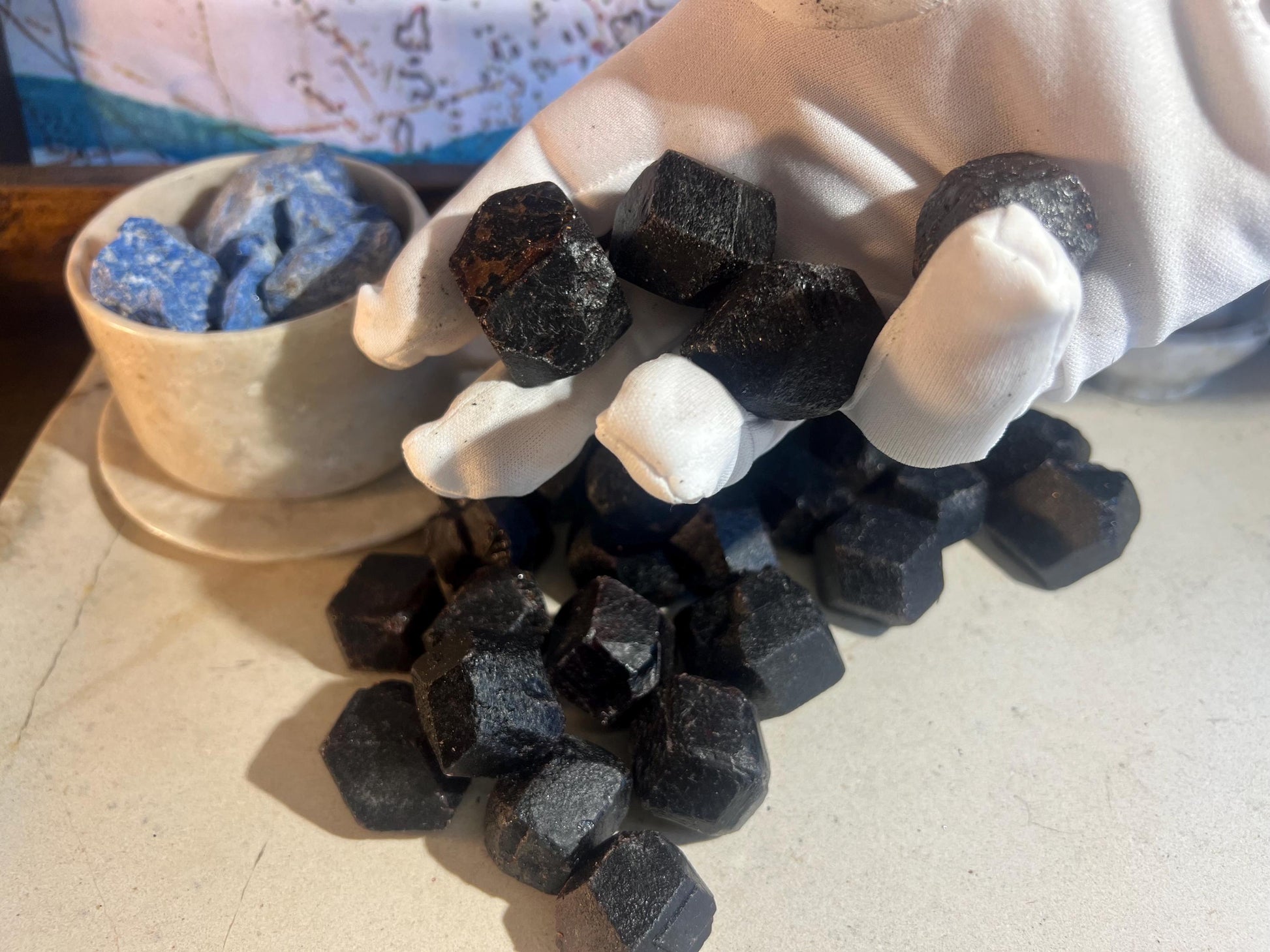 Raw Black Garnet Palm Stones Arts Home Decor Wholesale minerals Project Christmas Xmas Home Decor Gift Crafting Worry Polished Pocket