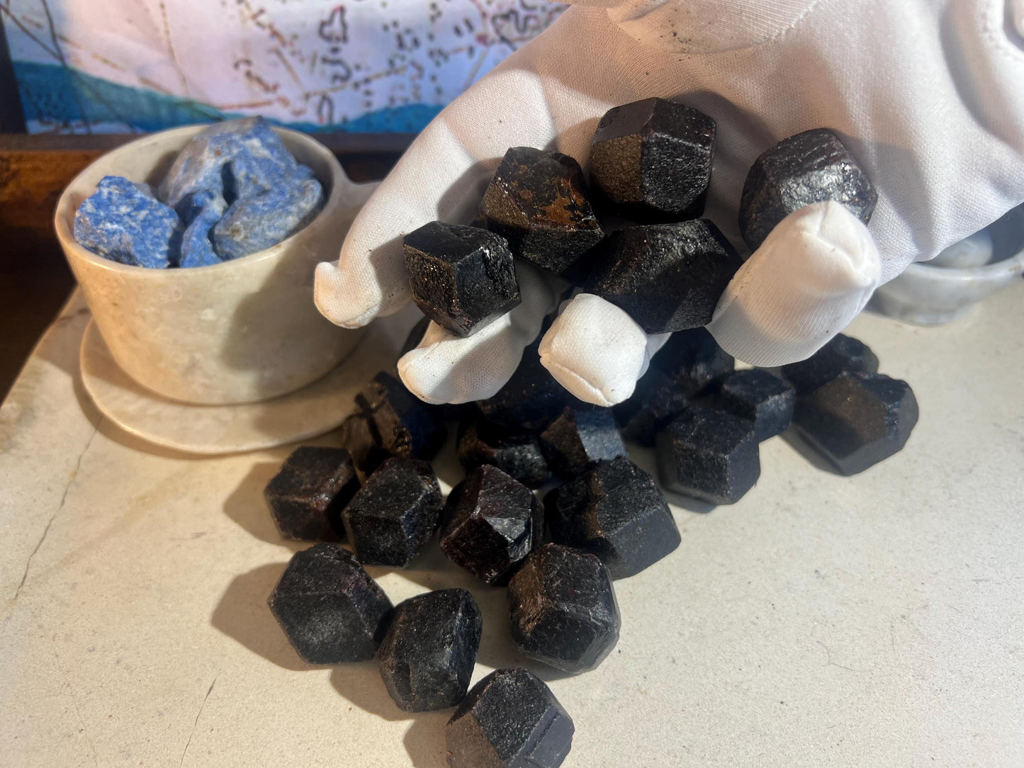 Raw Black Garnet Palm Stones Arts Home Decor Wholesale minerals Project Christmas Xmas Home Decor Gift Crafting Worry Polished Pocket