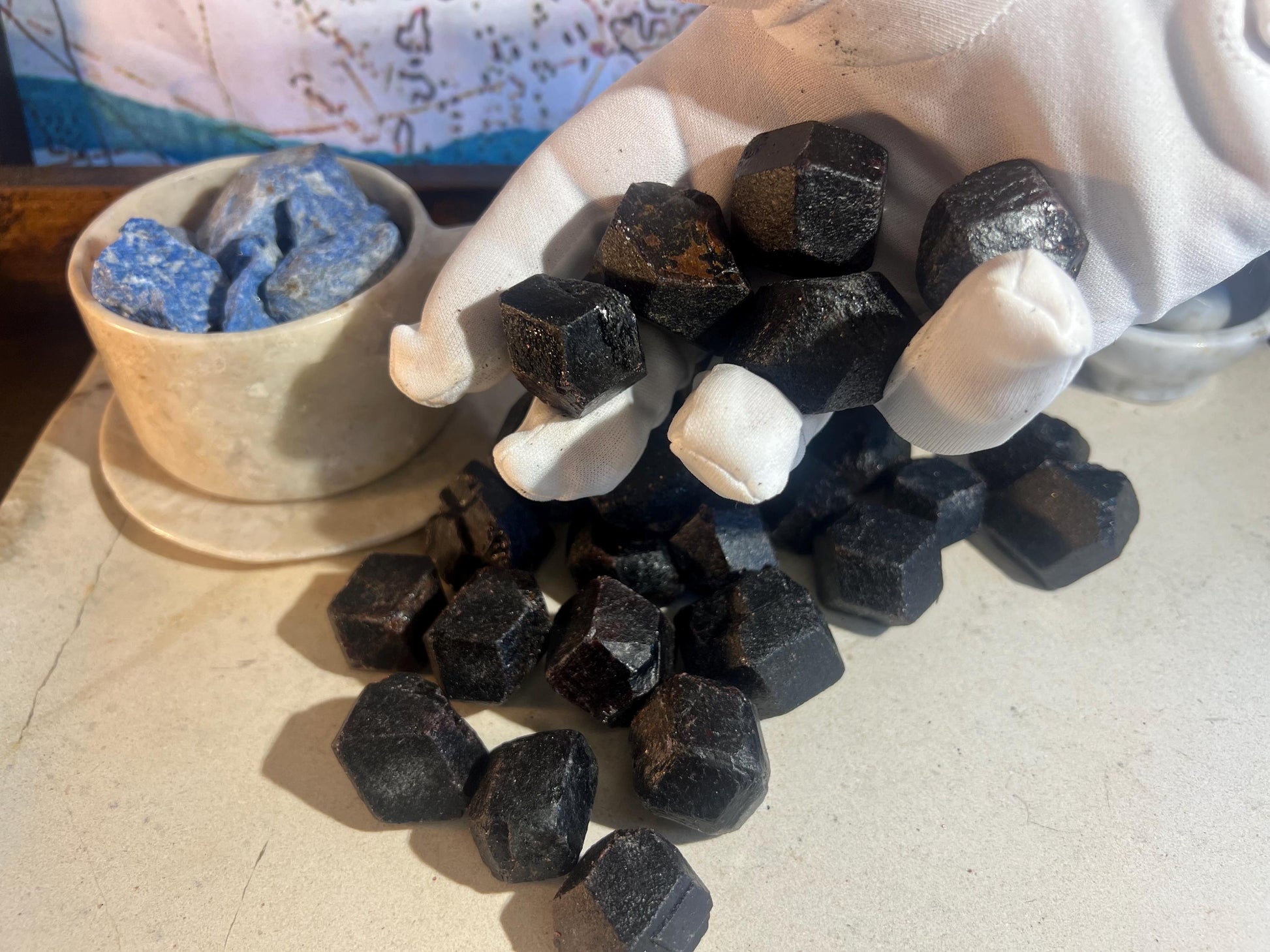 Raw Black Garnet Palm Stones Arts Home Decor Wholesale minerals Project Christmas Xmas Home Decor Gift Crafting Worry Polished Pocket