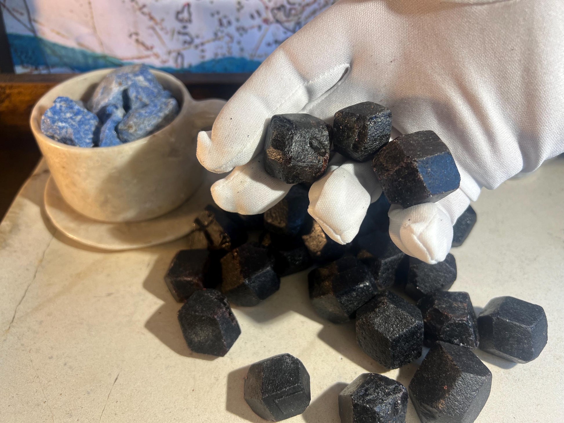 Raw Black Garnet Palm Stones Arts Home Decor Wholesale minerals Project Christmas Xmas Home Decor Gift Crafting Worry Polished Pocket