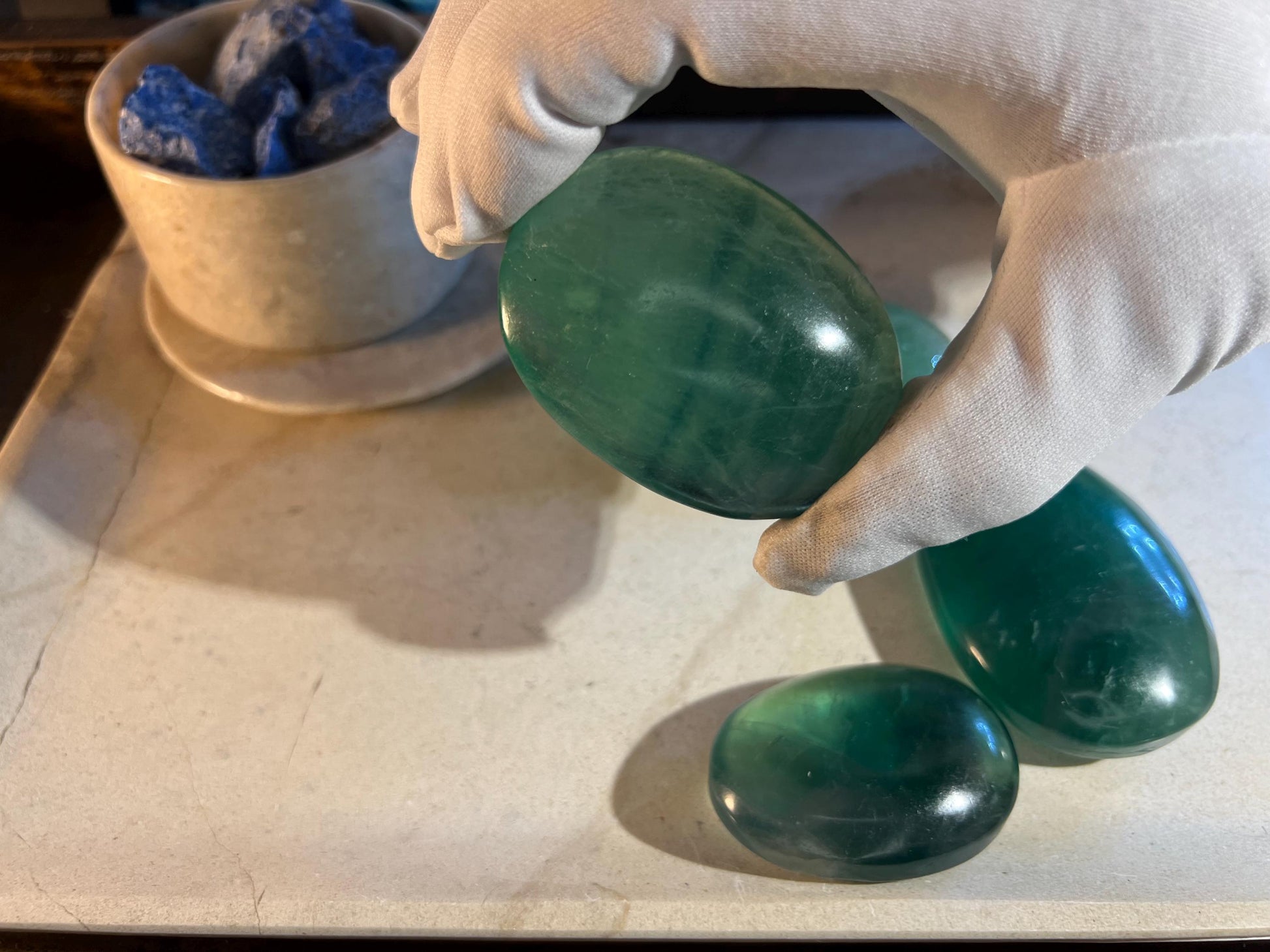 Green Fluorite Natural Palm Stone Smooth Polished Carved Crystal for Distraction Home Decor Worry Stress Relief Anxiety Christmas Xmas Gift
