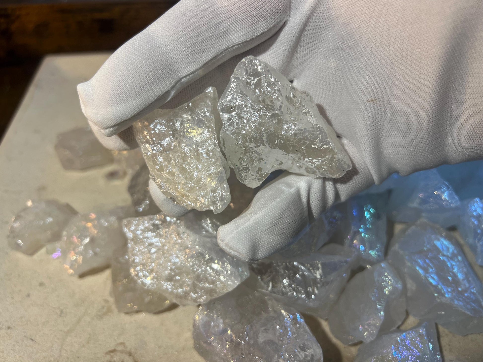 Angel Aura Clear Quartz Raw Crystal Polished Carved Crystal for Distraction from Anxiety or Worry Home Decor Holiday Xmas Meditation Pocket