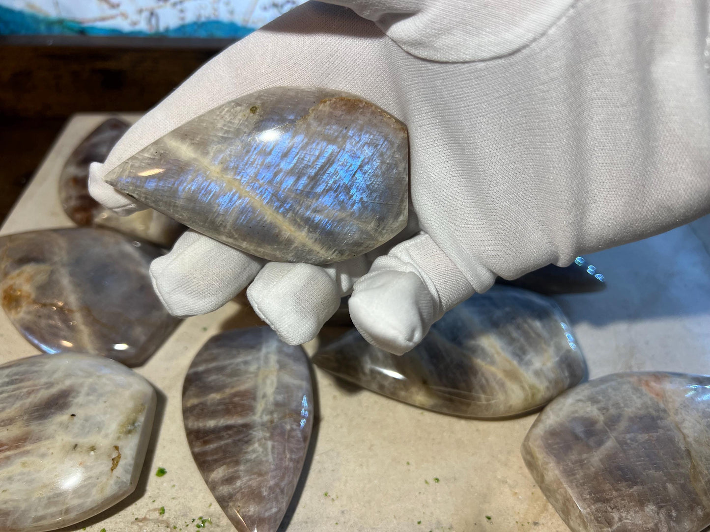 Blue Moonstone Carved Palm Stone Smooth Polished Carved Crystal for Distraction Gift Birthday Home Decor Christmas Pocket Anxiety Xmas