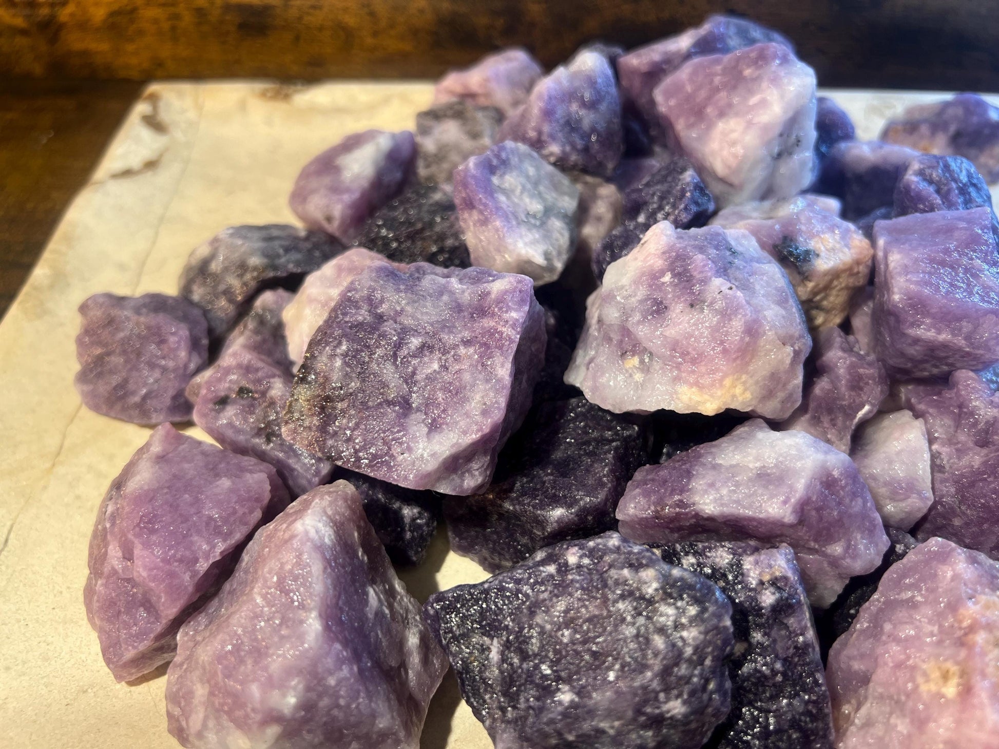 Raw Greenland Lepidolite Carved Crystal for Distraction from Anxiety or Worry Home Decor Holiday Xmas Meditation Birthday Meditation Pocket
