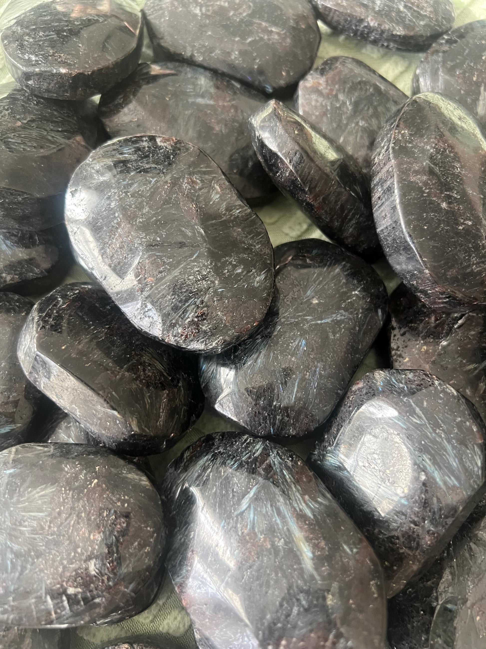 Rare Swedish Arfvedsonite Palm Stones Arts Home Decor Wholesale minerals Project Christmas Xmas Decor Crafting Worry Polished Pocket Anxiety