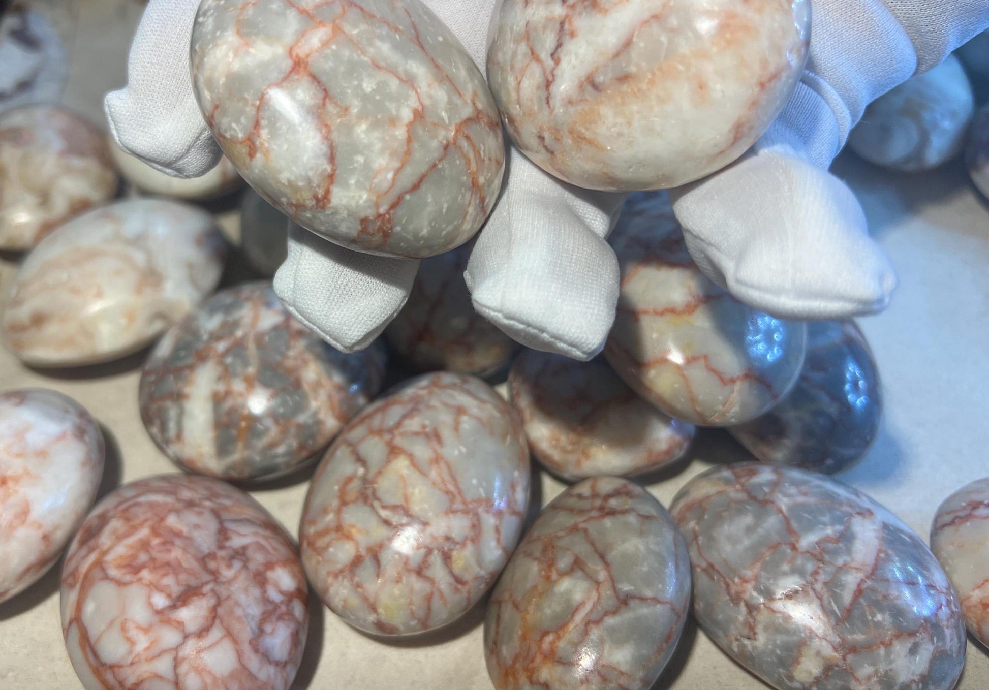 Danish Red Vein Jasper Natural Palm Stone Smooth Polished Carved Crystal for Distraction Stress Christmas Xmas Home Decor Worry Anxiety