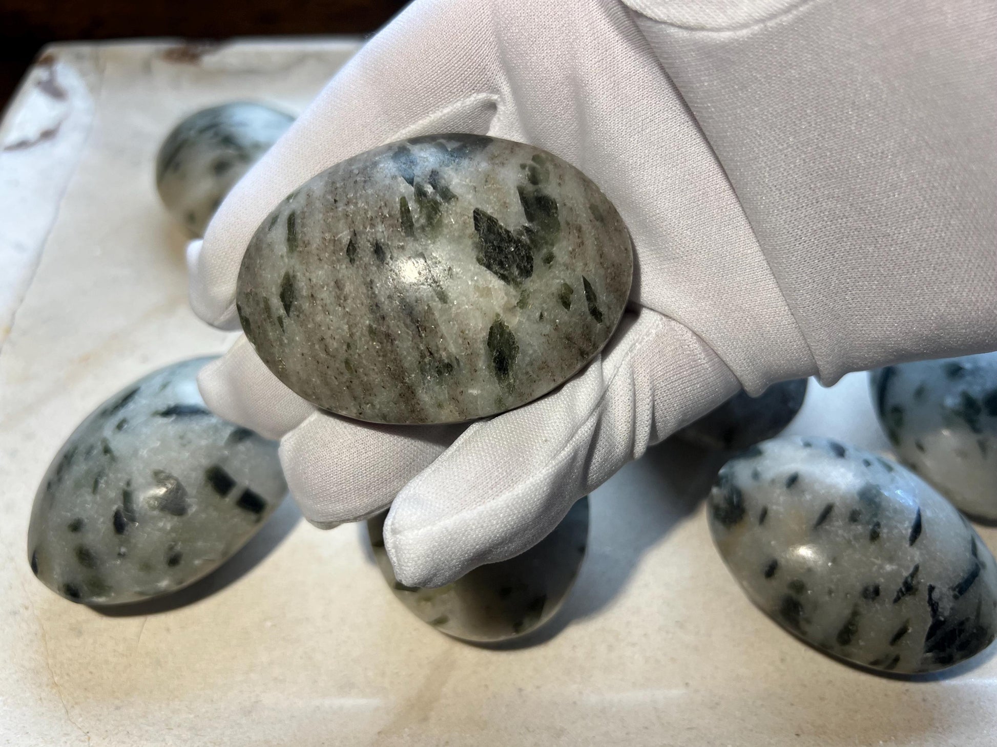 Green Tourmaline Natural Palm Stone Smooth Polished Carved Crystal for Christmas Decor Gift Home Decor Worry Anxiety Birthday Xmas