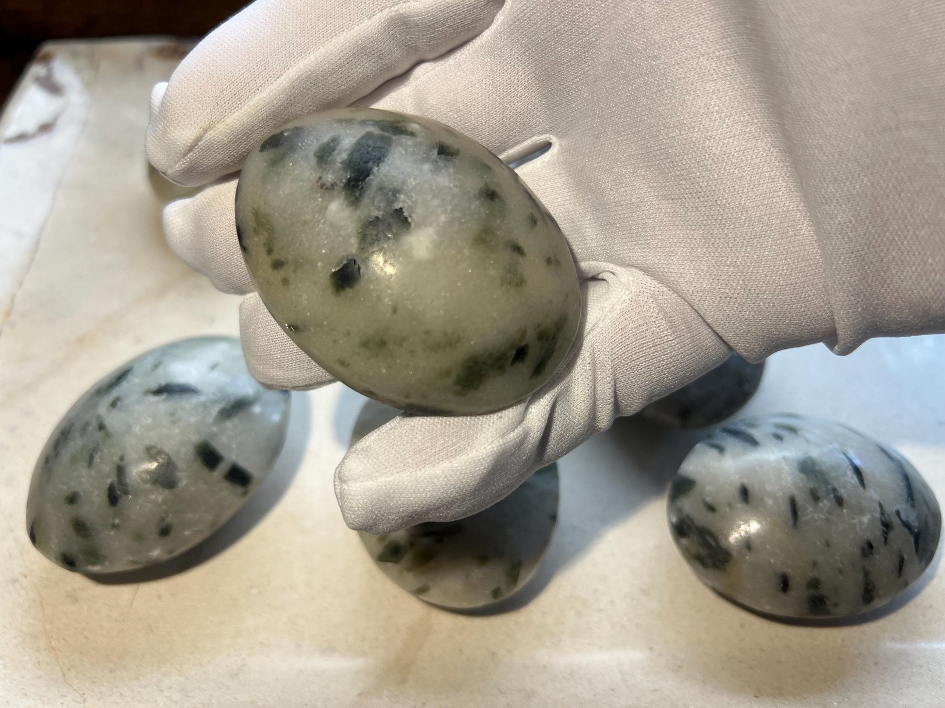 Green Tourmaline Natural Palm Stone Smooth Polished Carved Crystal for Christmas Decor Gift Home Decor Worry Anxiety Birthday Xmas