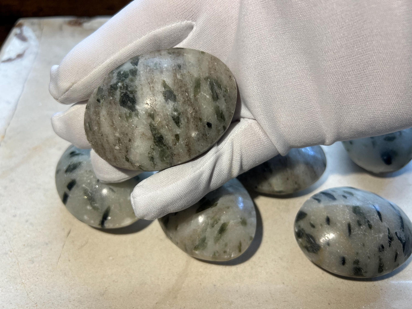 Green Tourmaline Natural Palm Stone Smooth Polished Carved Crystal for Christmas Decor Gift Home Decor Worry Anxiety Birthday Xmas