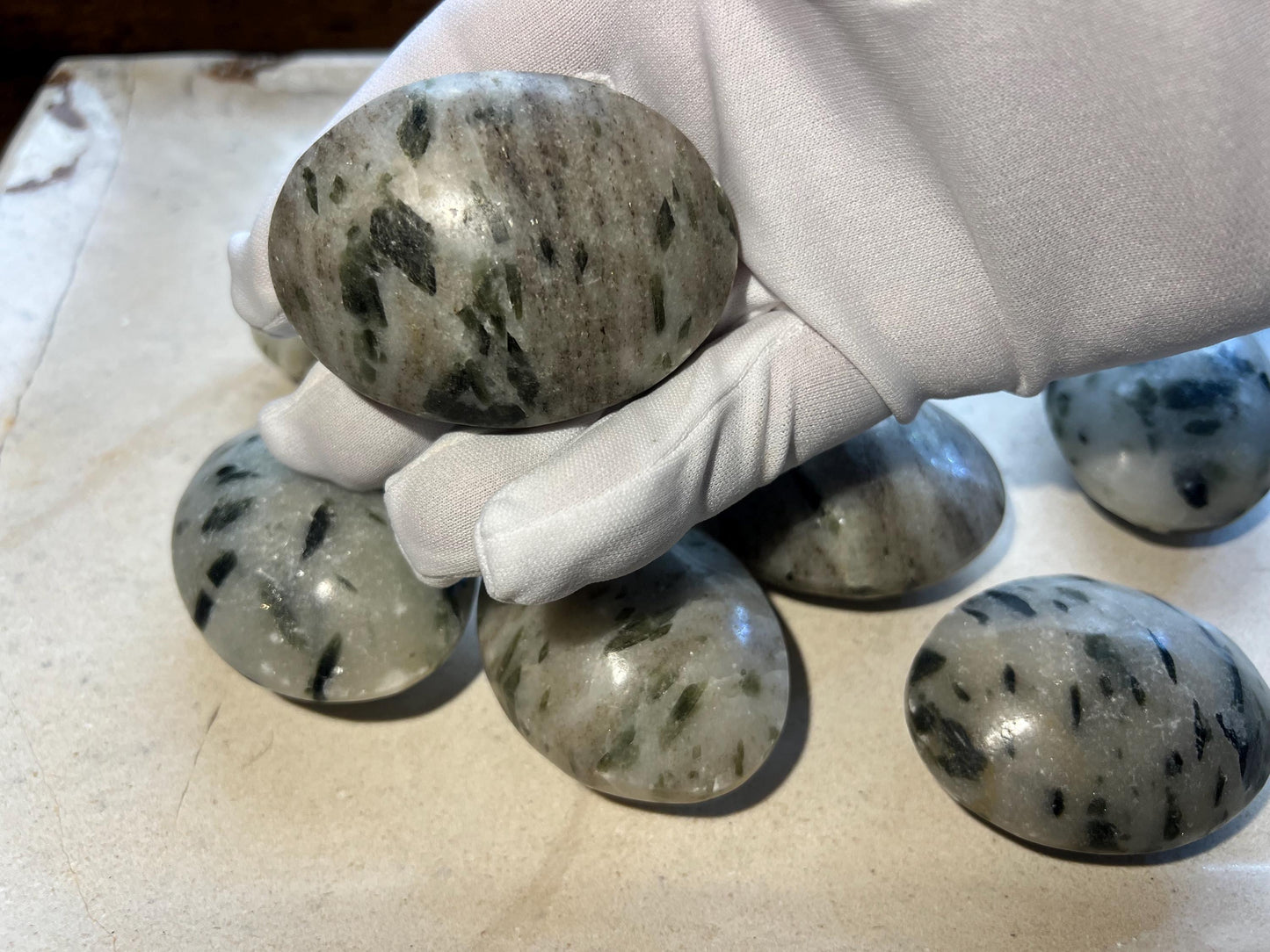 Green Tourmaline Natural Palm Stone Smooth Polished Carved Crystal for Christmas Decor Gift Home Decor Worry Anxiety Birthday Xmas