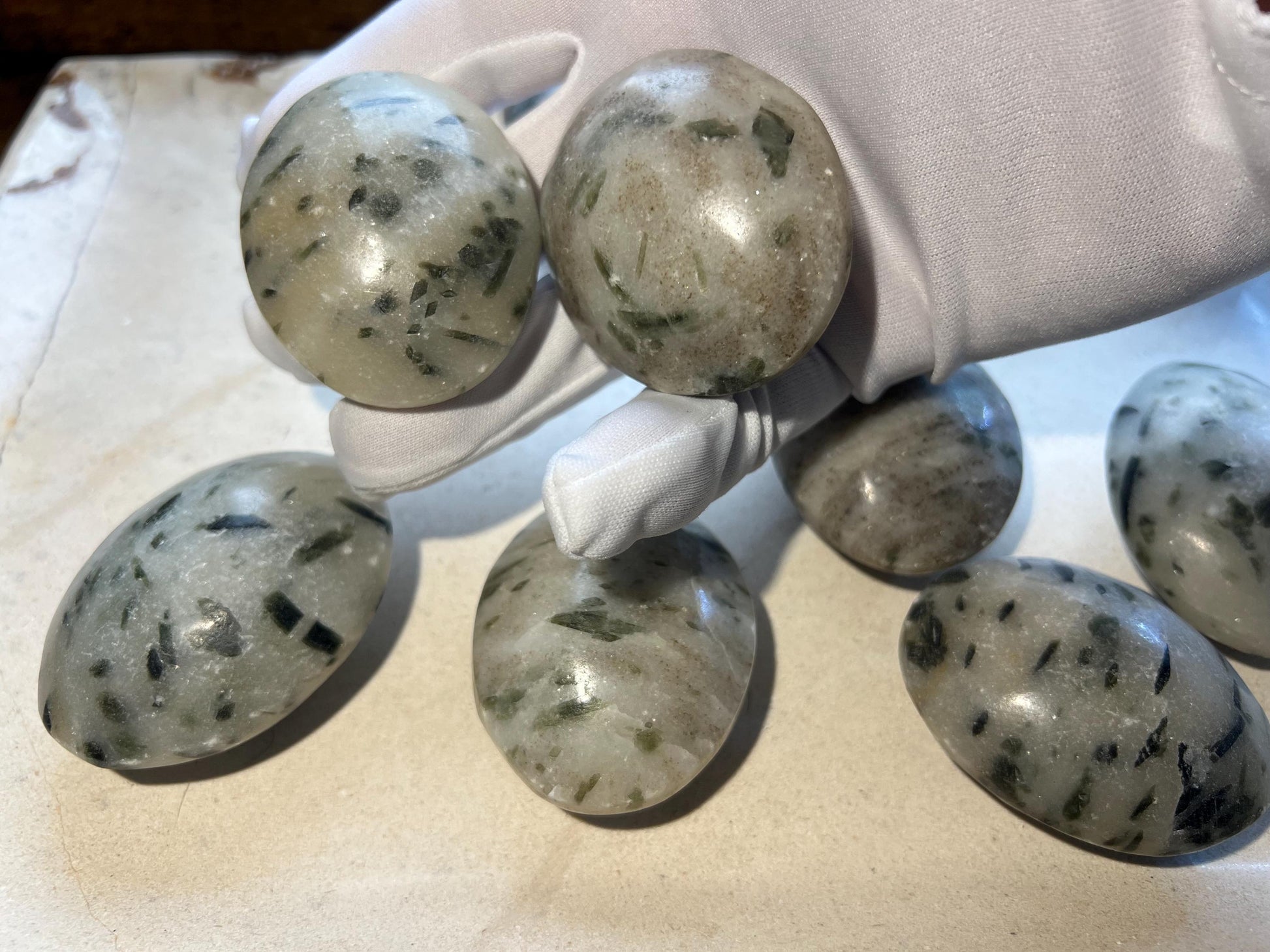 Green Tourmaline Natural Palm Stone Smooth Polished Carved Crystal for Christmas Decor Gift Home Decor Worry Anxiety Birthday Xmas