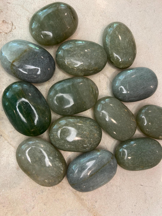 Indian Green Aventurine Natural Palm Stone Smooth Polished Carved Crystal for Worry Anxiety Distraction Meditation Christmas Xmas Gift