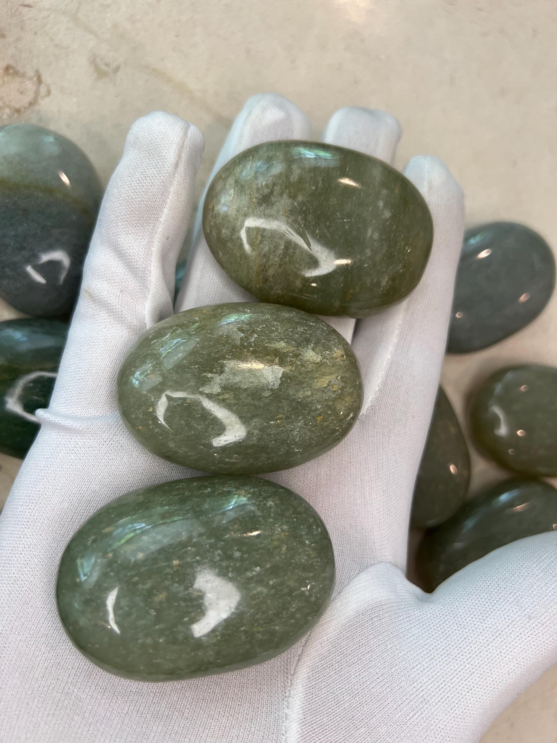 Indian Green Aventurine Natural Palm Stone Smooth Polished Carved Crystal for Worry Anxiety Distraction Meditation Christmas Xmas Gift