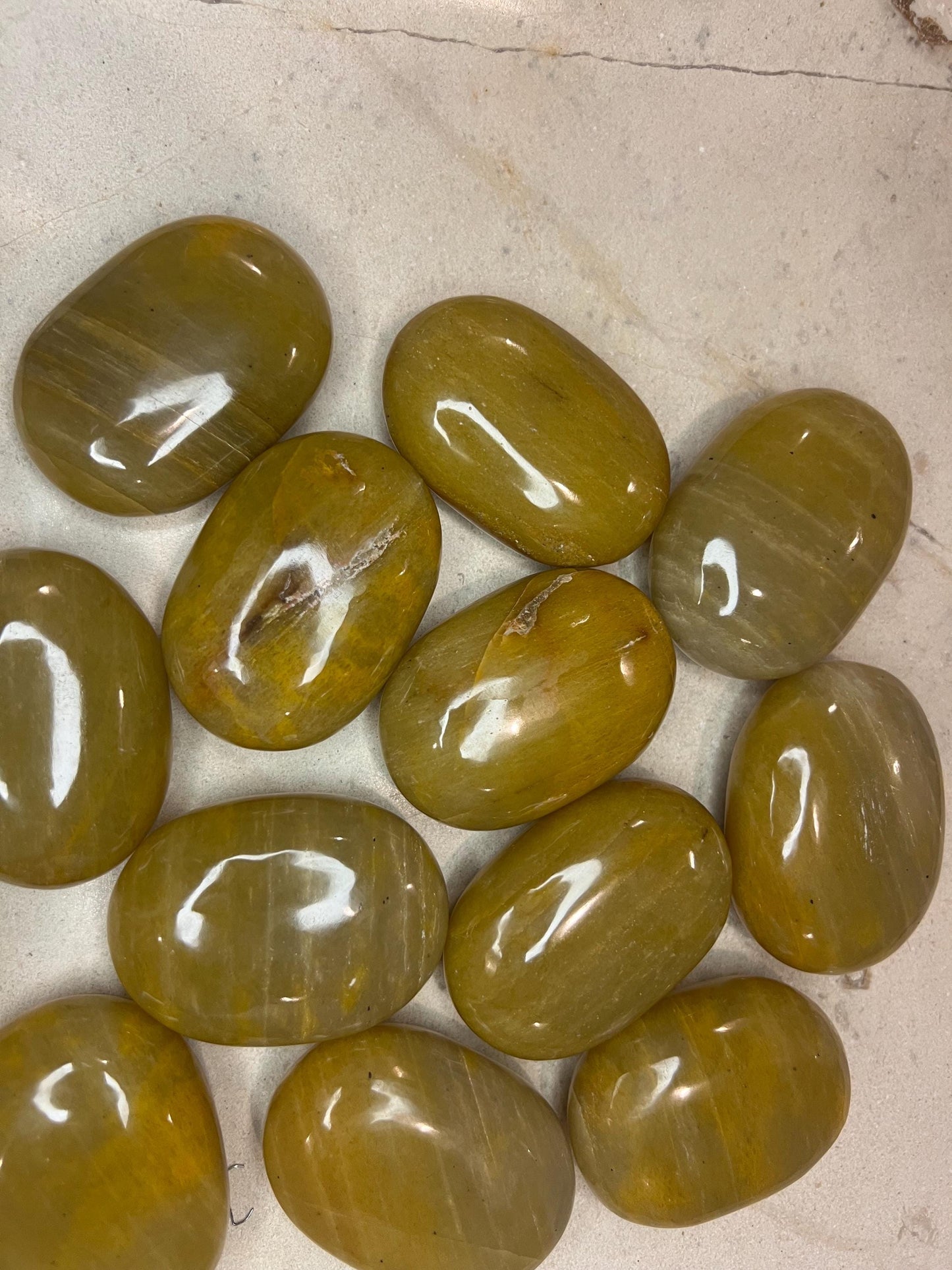 Indian Yellow Aventurine Natural Palm Stone Smooth Polished Carved Crystal for Worry Anxiety Distraction Meditation Christmas Xmas Gift