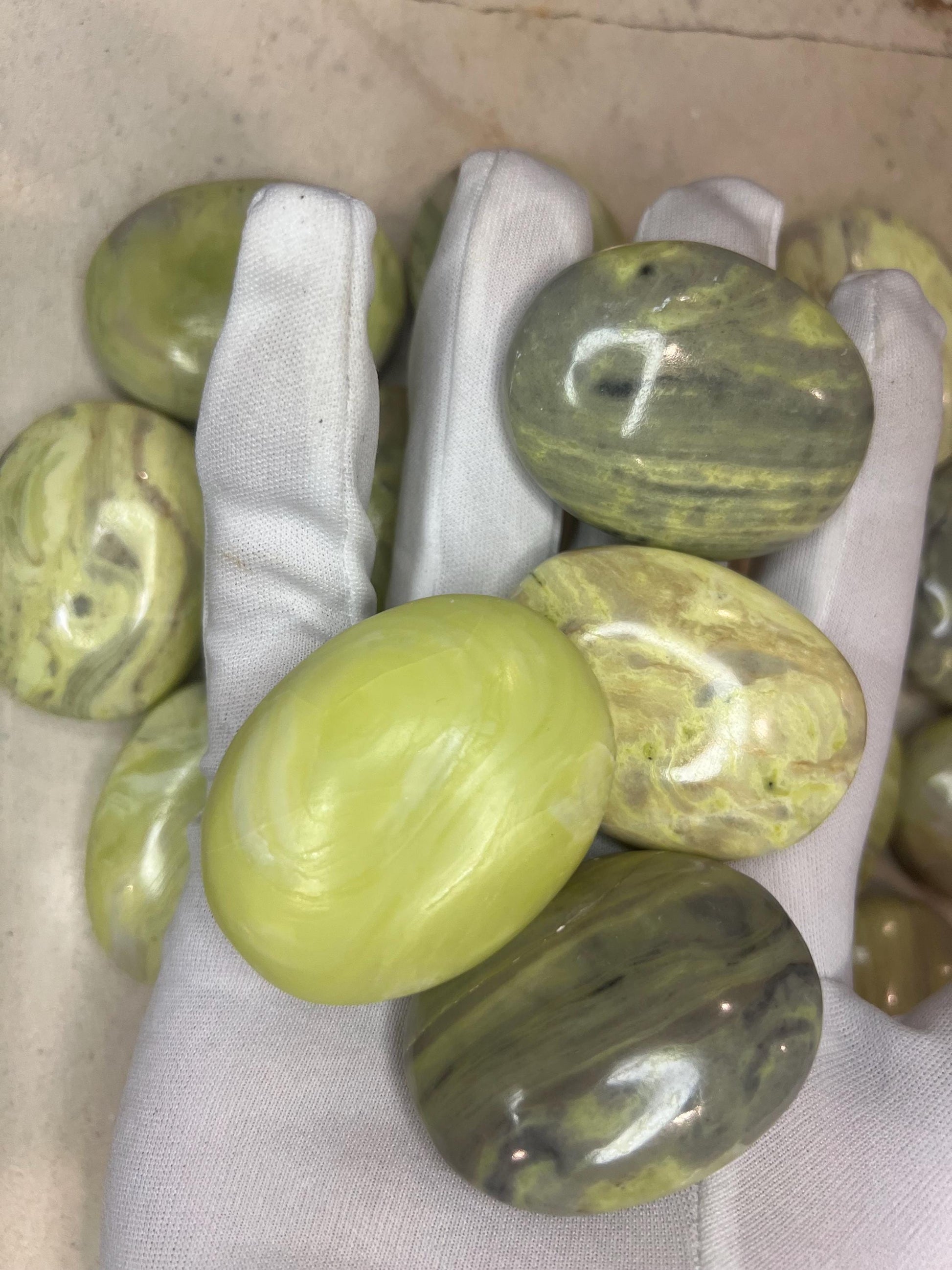 Indian Serpentine Natural Palm Stone Smooth Polished Carved Crystal for Distraction Home Decor Anxiety Worry Meditation Christmas Xmas Gift