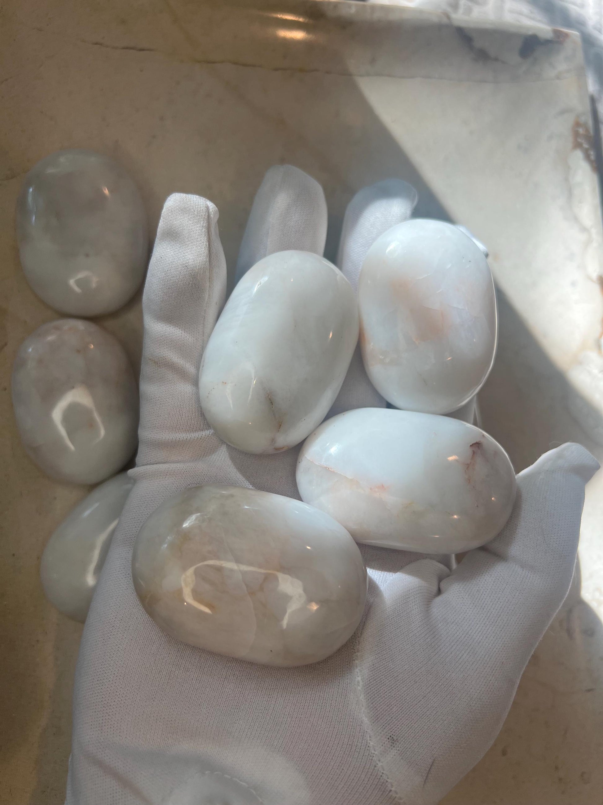 American Snow Agate Natural Palm Stone Smooth Polished Carved Crystal for Distraction Anxiety Pocket Meditation Christmas Xmas Home Decor