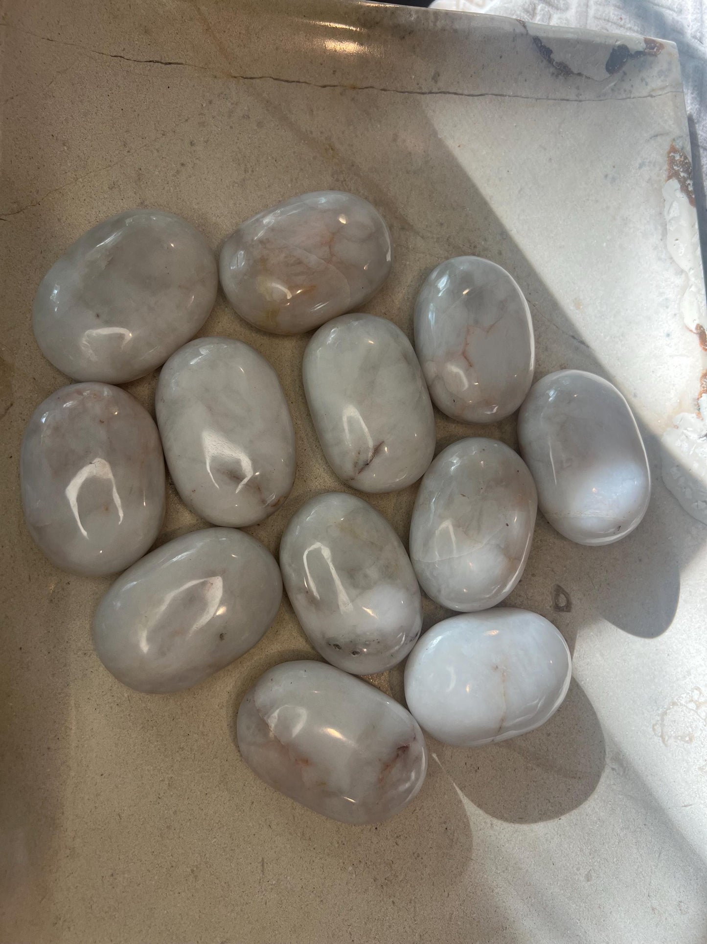 American Snow Agate Natural Palm Stone Smooth Polished Carved Crystal for Distraction Anxiety Pocket Meditation Christmas Xmas Home Decor