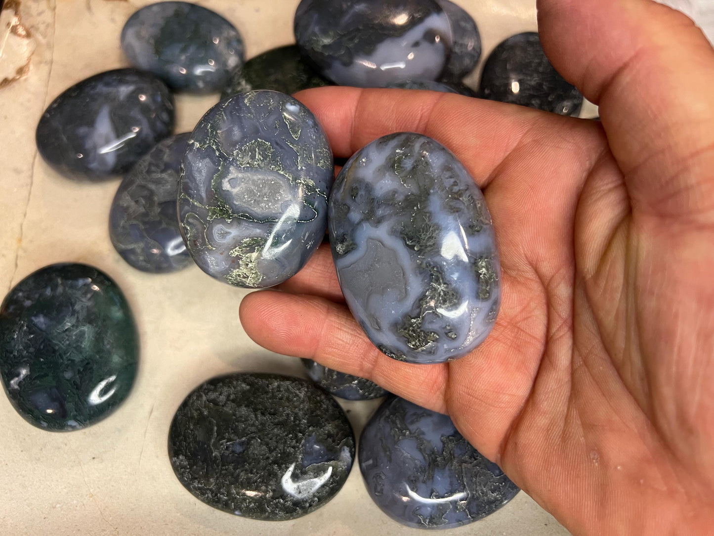 Moss Agate Palm Stones Untreated Stones Arts Home Decor Wholesale Mineral School Project Christmas Xmas Home Decor Gift Crafting Birthday