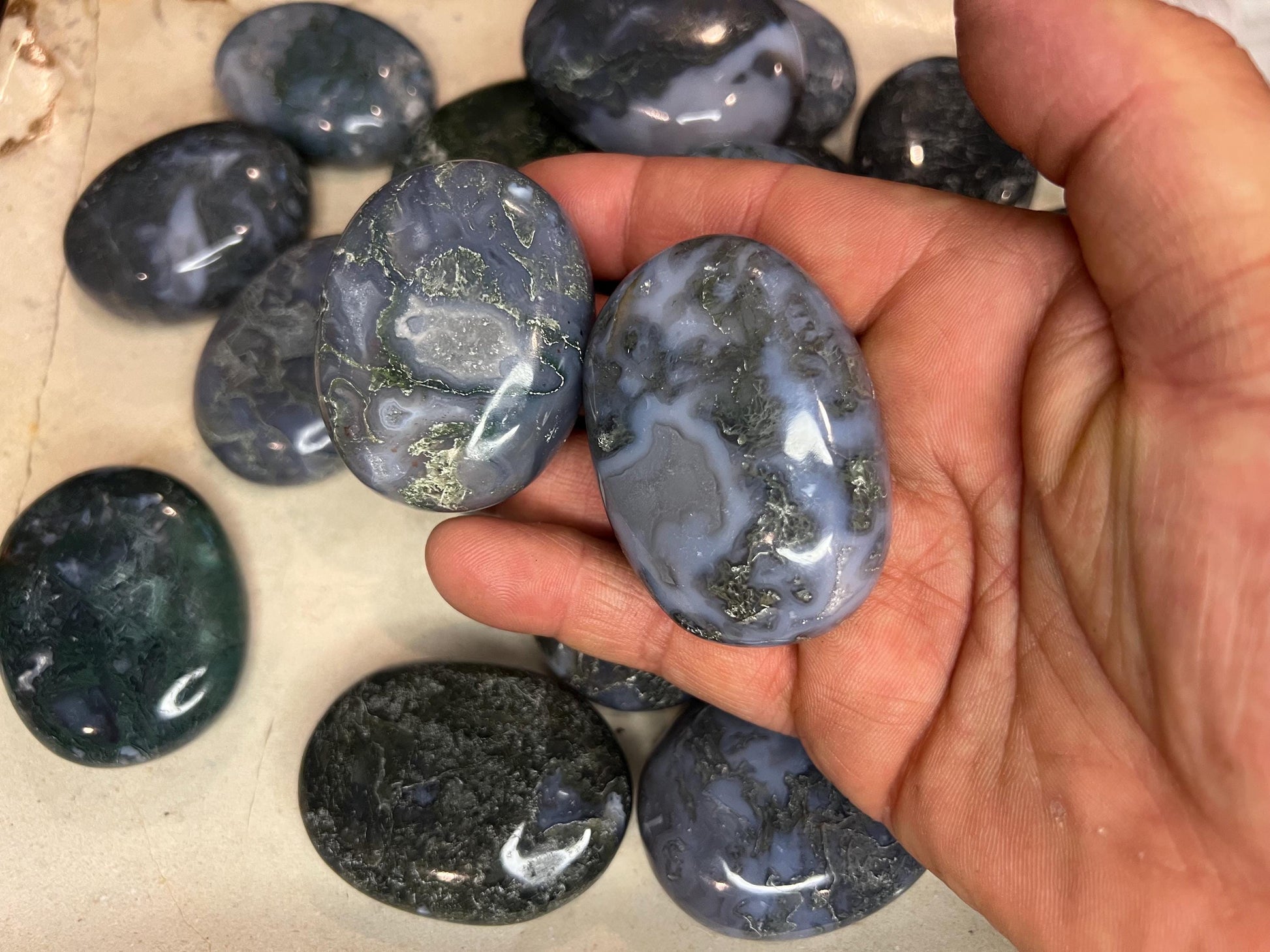 Moss Agate Palm Stones Untreated Stones Arts Home Decor Wholesale Mineral School Project Christmas Xmas Home Decor Gift Crafting Birthday