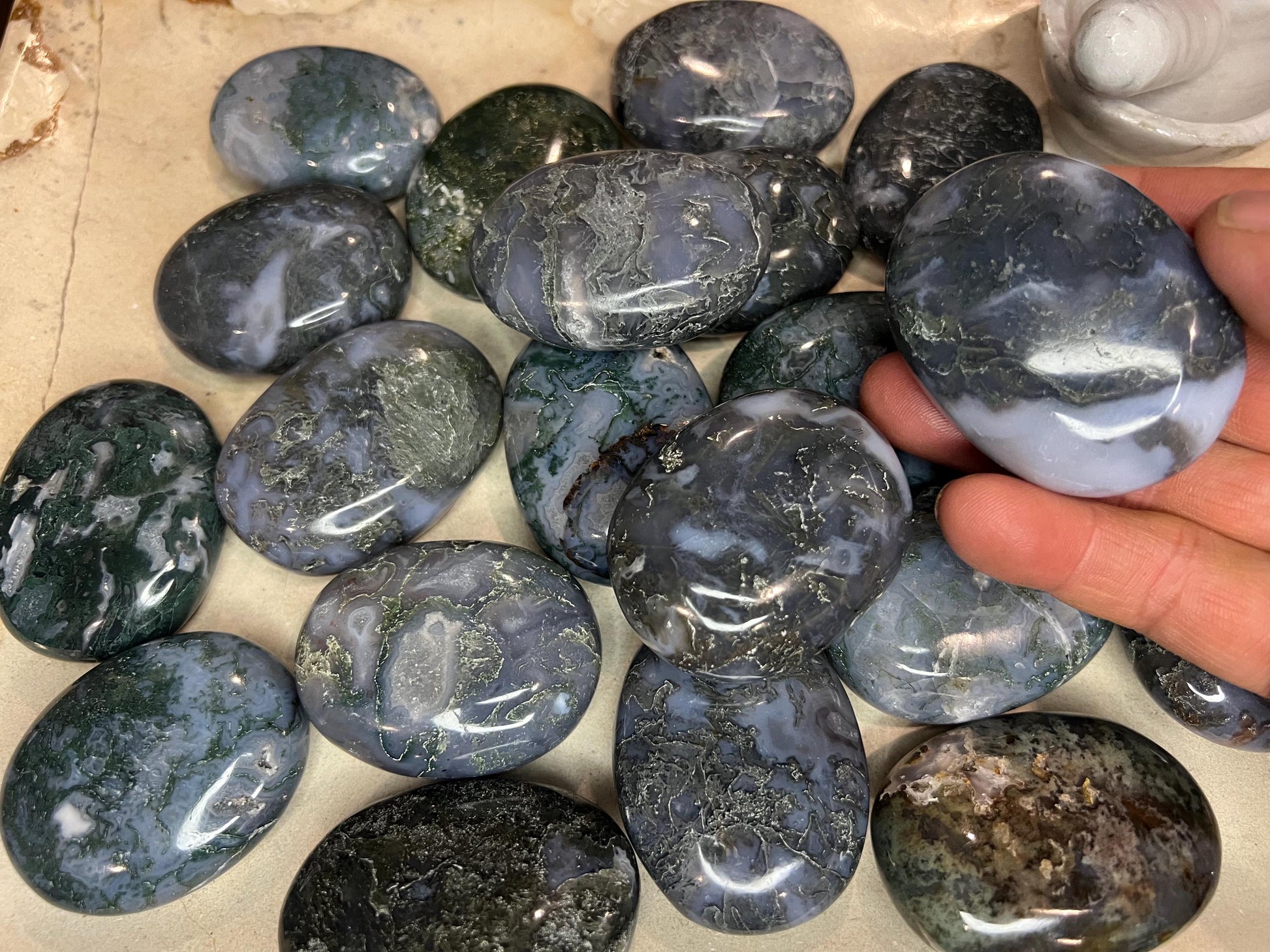 Moss Agate Palm Stones Untreated Stones Arts Home Decor Wholesale Mineral School Project Christmas Xmas Home Decor Gift Crafting Birthday