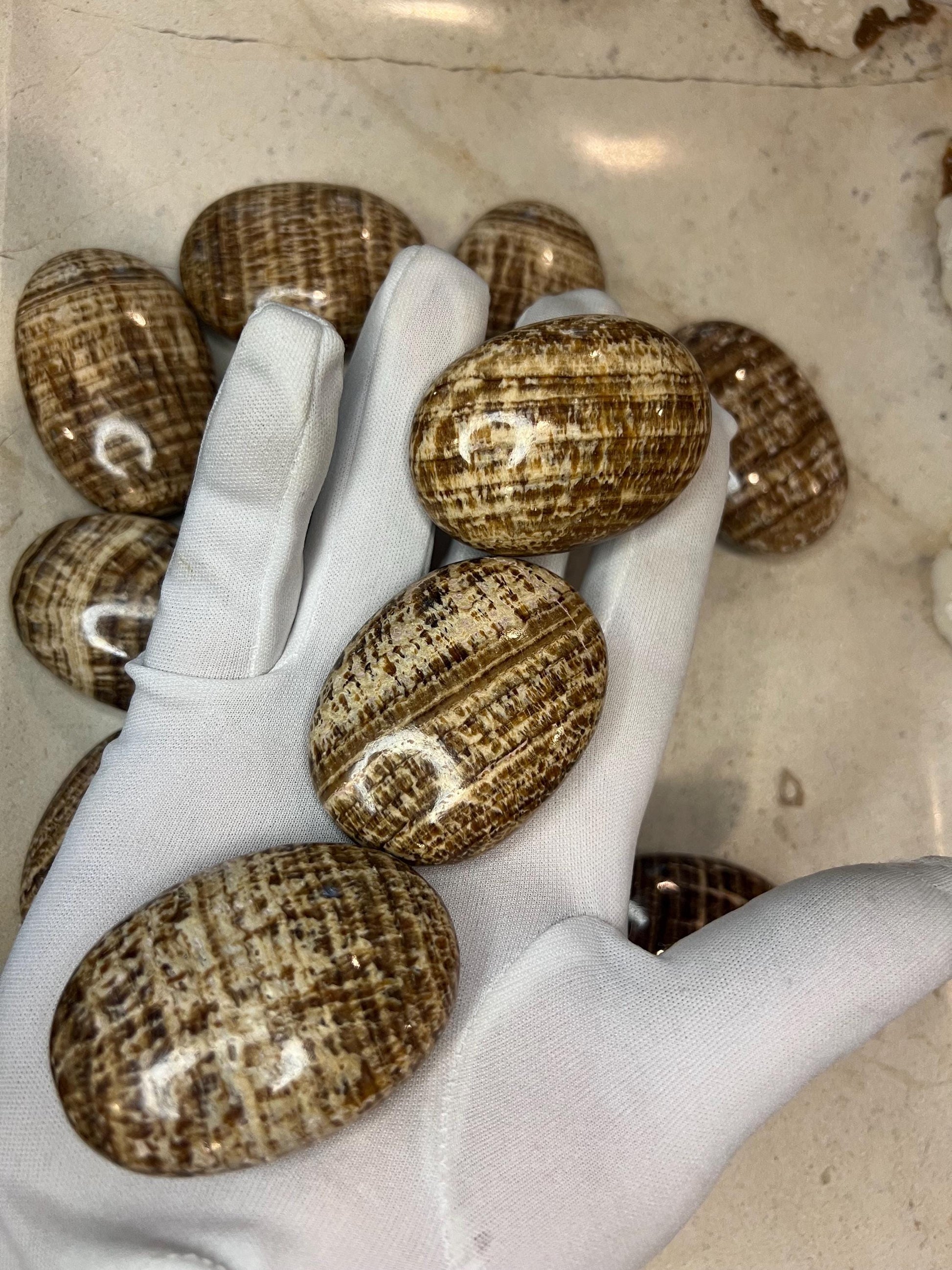 Indian Brown Arragonite Palm Stone Smooth Polished Crystal for Distraction Christmas Xmas Gift Home Meditation Birthday Anxiety Worry